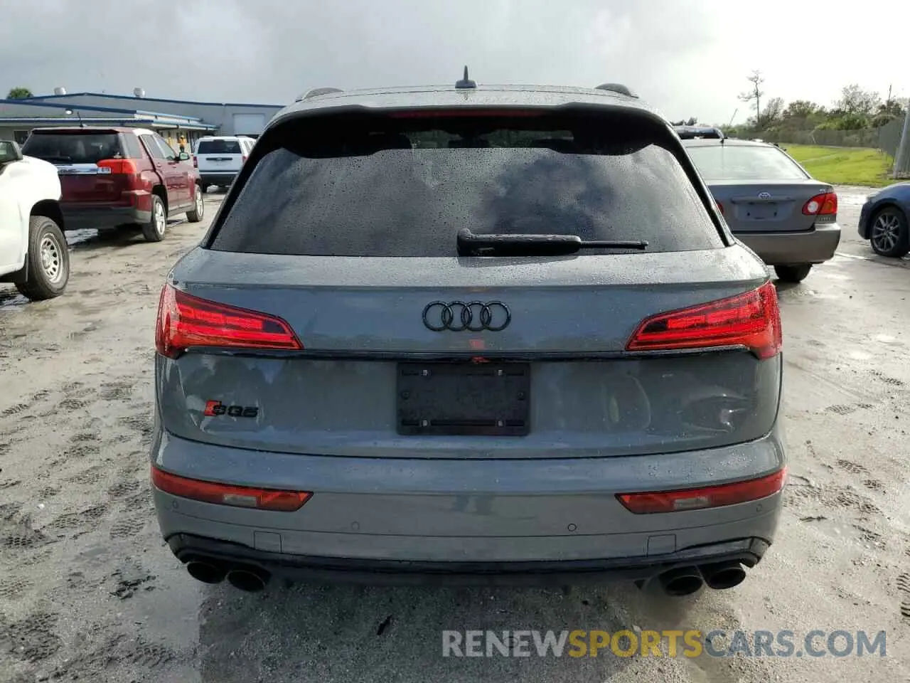6 Photograph of a damaged car WA1C4AFY7N2042403 AUDI SQ5 2022