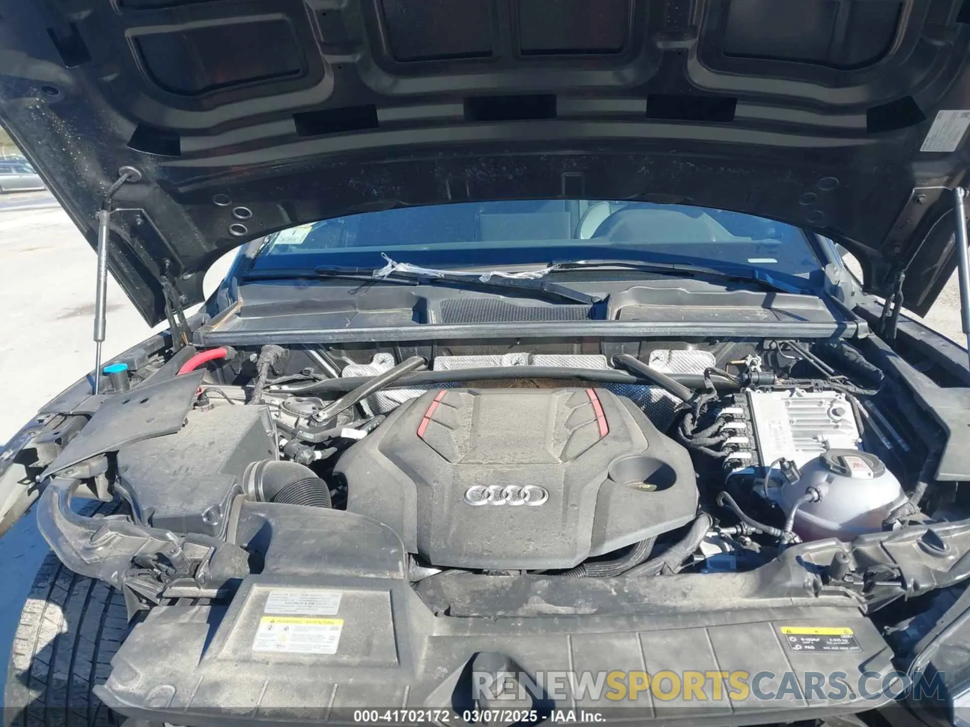 10 Photograph of a damaged car WA1B4AFY5P2037814 AUDI SQ5 2023