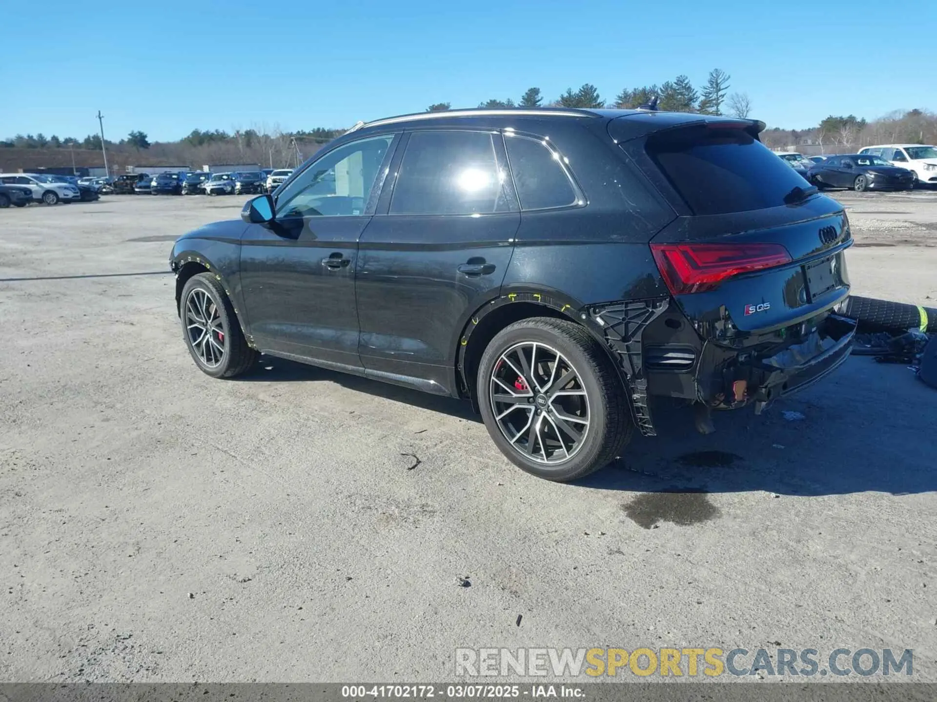 3 Photograph of a damaged car WA1B4AFY5P2037814 AUDI SQ5 2023