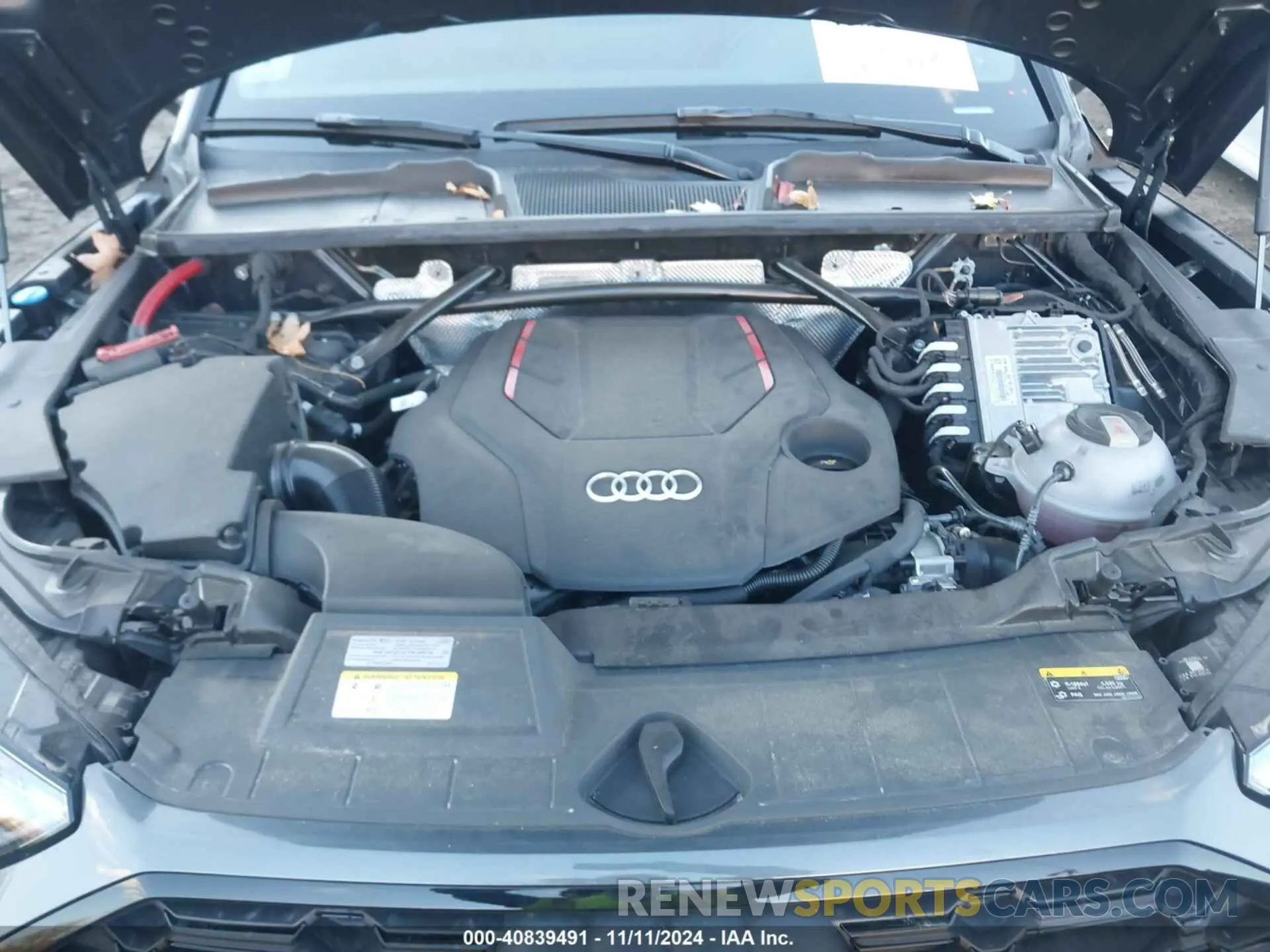 10 Photograph of a damaged car WA1B4AFY5P2175823 AUDI SQ5 2023