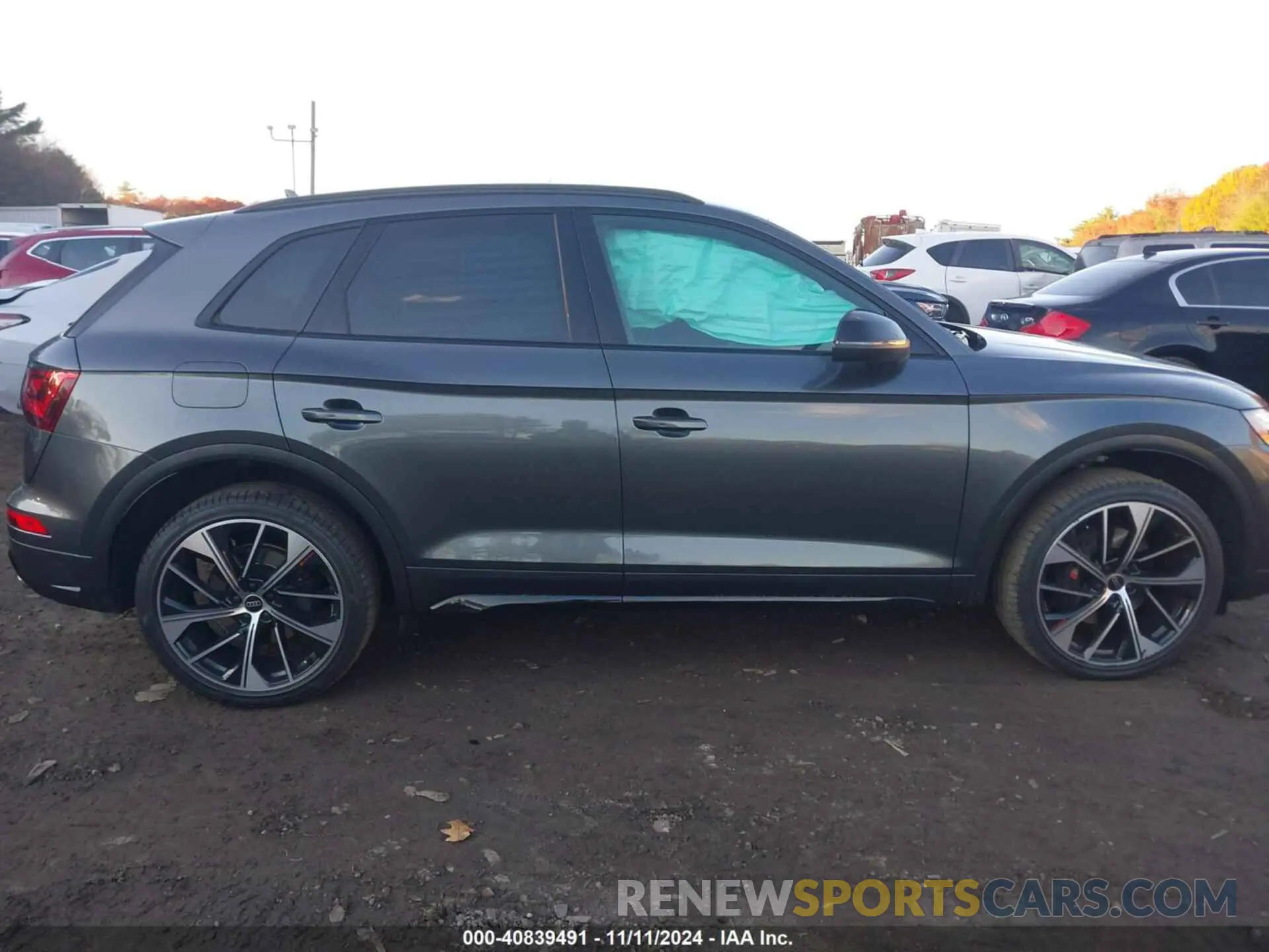 13 Photograph of a damaged car WA1B4AFY5P2175823 AUDI SQ5 2023