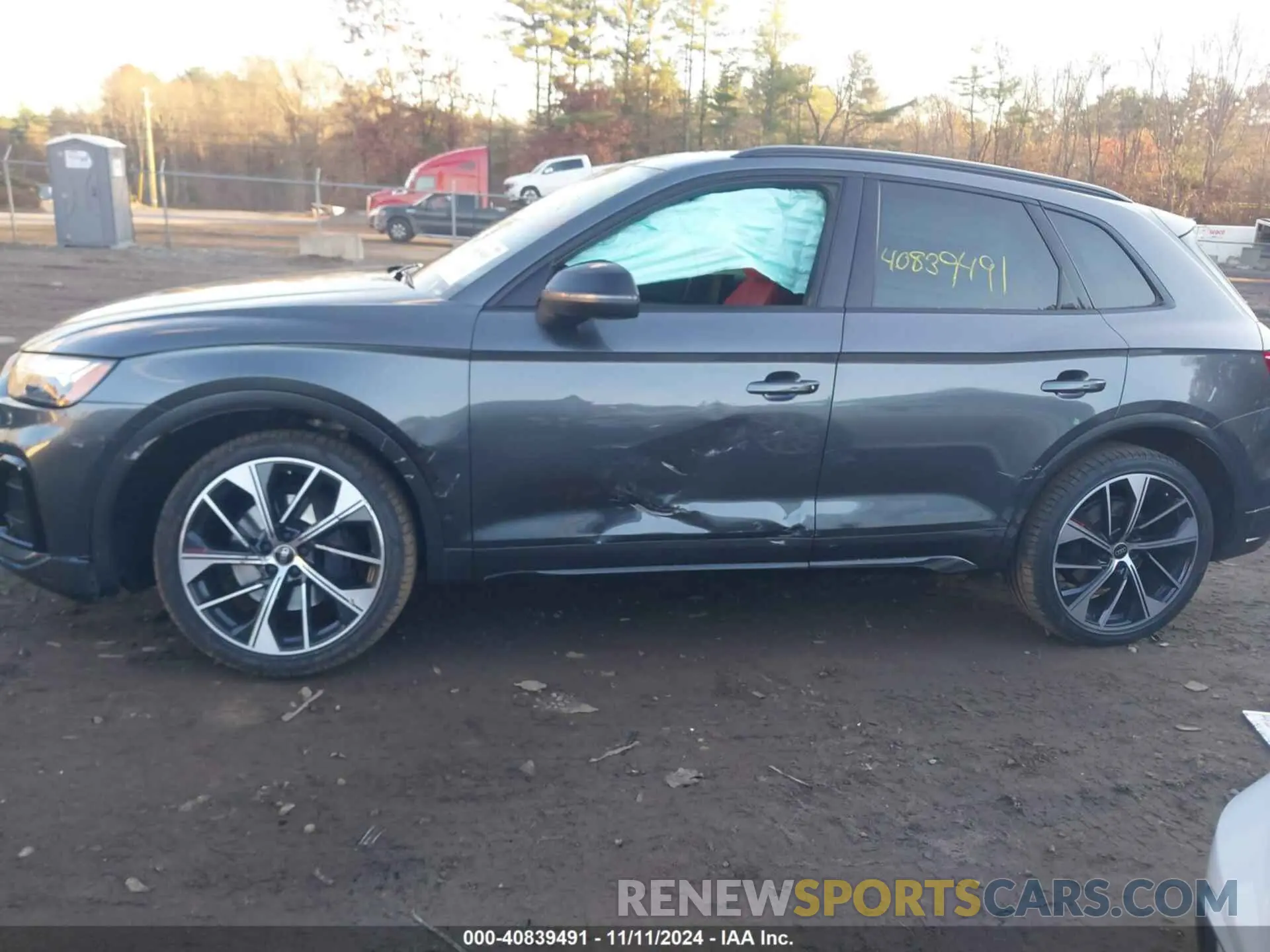 14 Photograph of a damaged car WA1B4AFY5P2175823 AUDI SQ5 2023