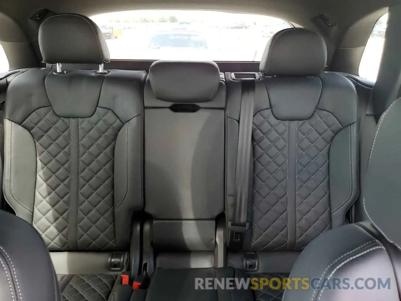 10 Photograph of a damaged car WA1B4AFY6P2081837 AUDI SQ5 2023