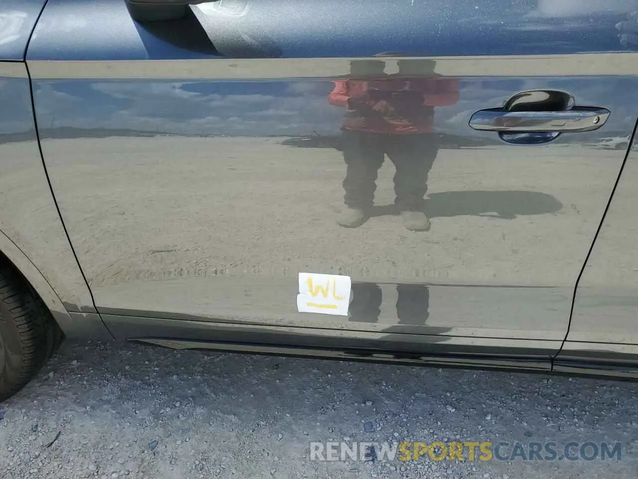 13 Photograph of a damaged car WA1B4AFY6P2081837 AUDI SQ5 2023