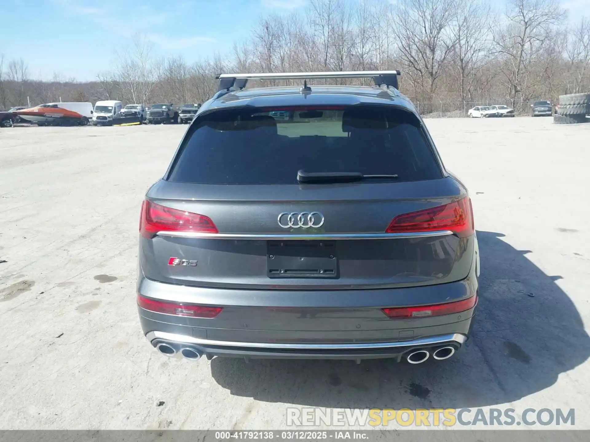 16 Photograph of a damaged car WA1B4AFY8P2039475 AUDI SQ5 2023