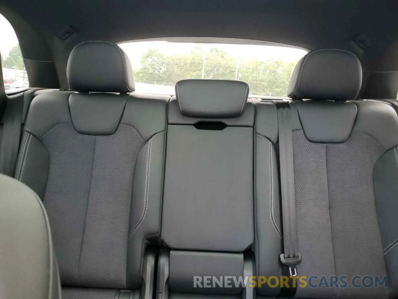 10 Photograph of a damaged car WA1B4AFYXP2146513 AUDI SQ5 2023