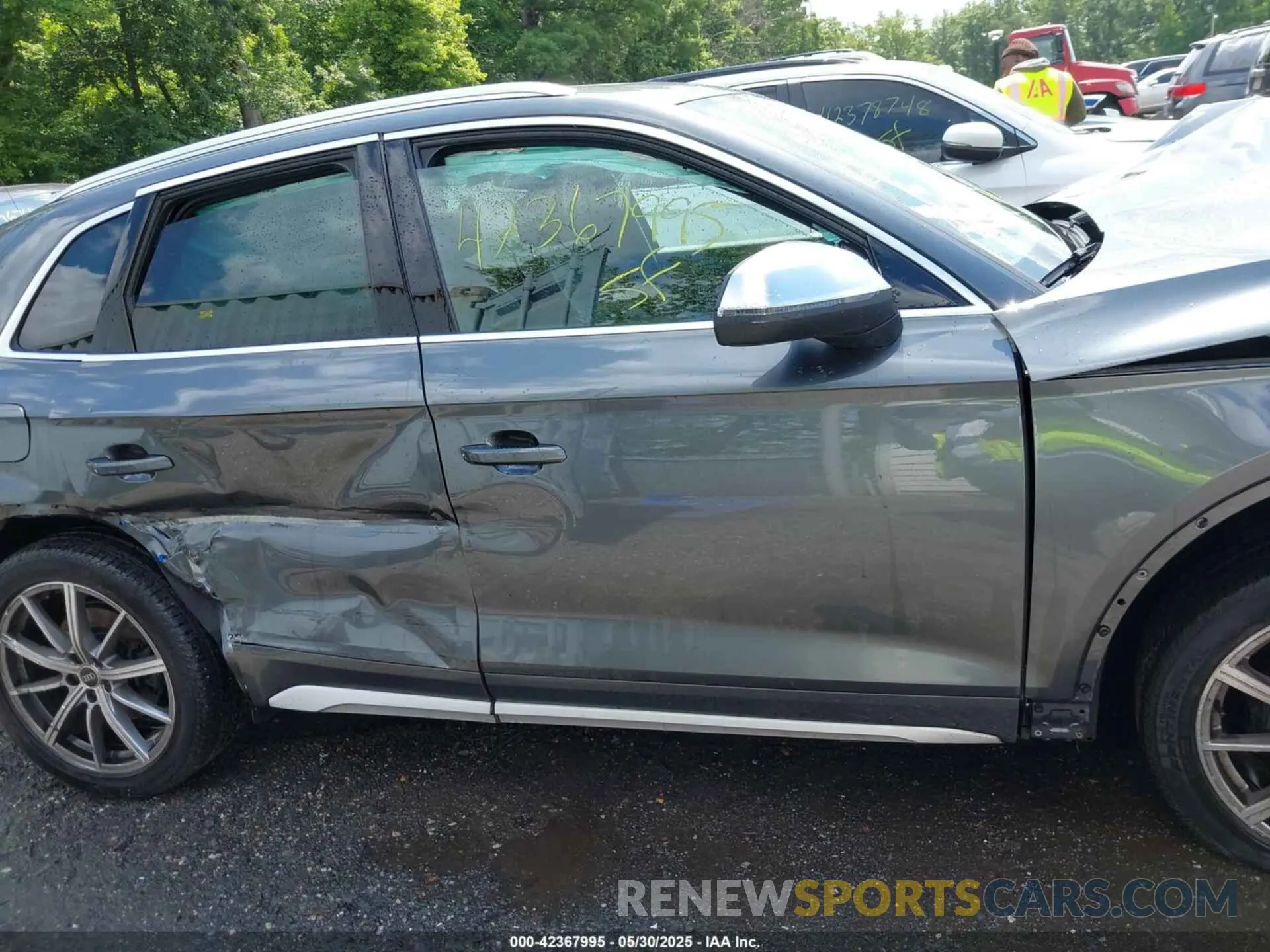 14 Photograph of a damaged car WA1C4AFY6P2082331 AUDI SQ5 2023