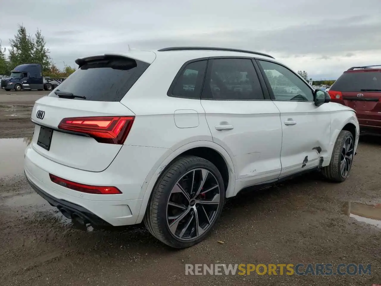 3 Photograph of a damaged car WA1C4AFY9P2014945 AUDI SQ5 2023