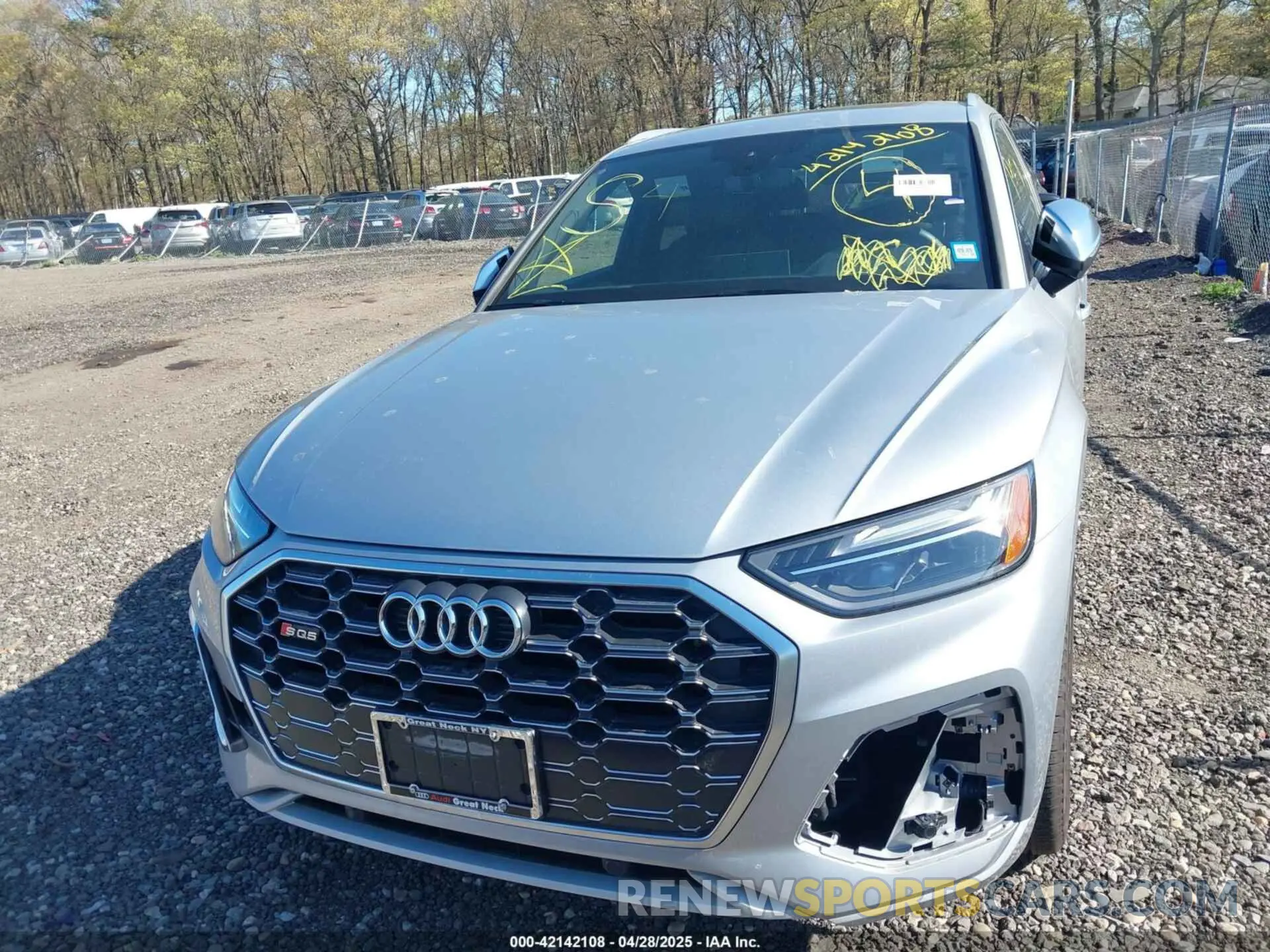 11 Photograph of a damaged car WA1A4AFYXR2128480 AUDI SQ5 2024