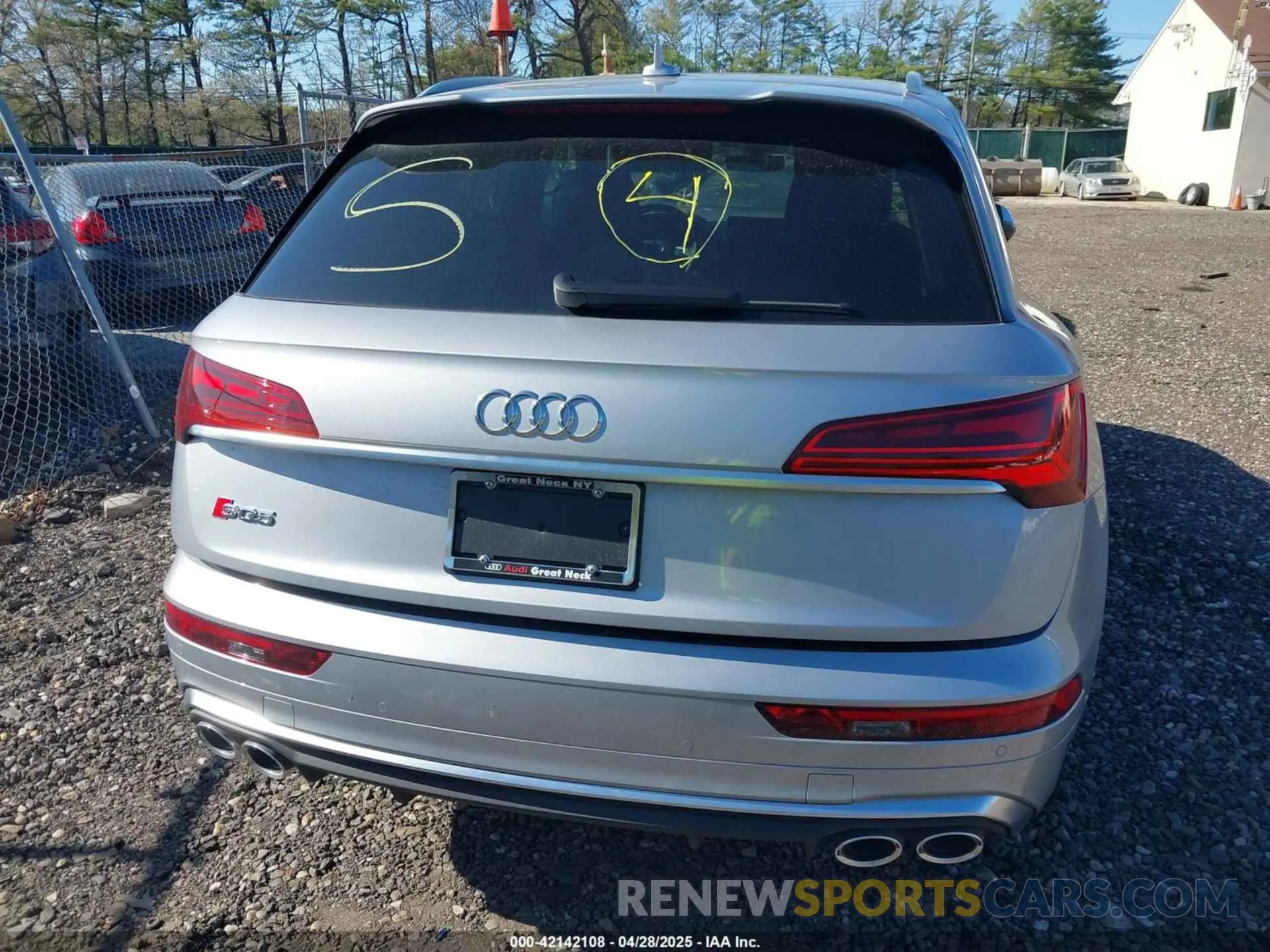 15 Photograph of a damaged car WA1A4AFYXR2128480 AUDI SQ5 2024