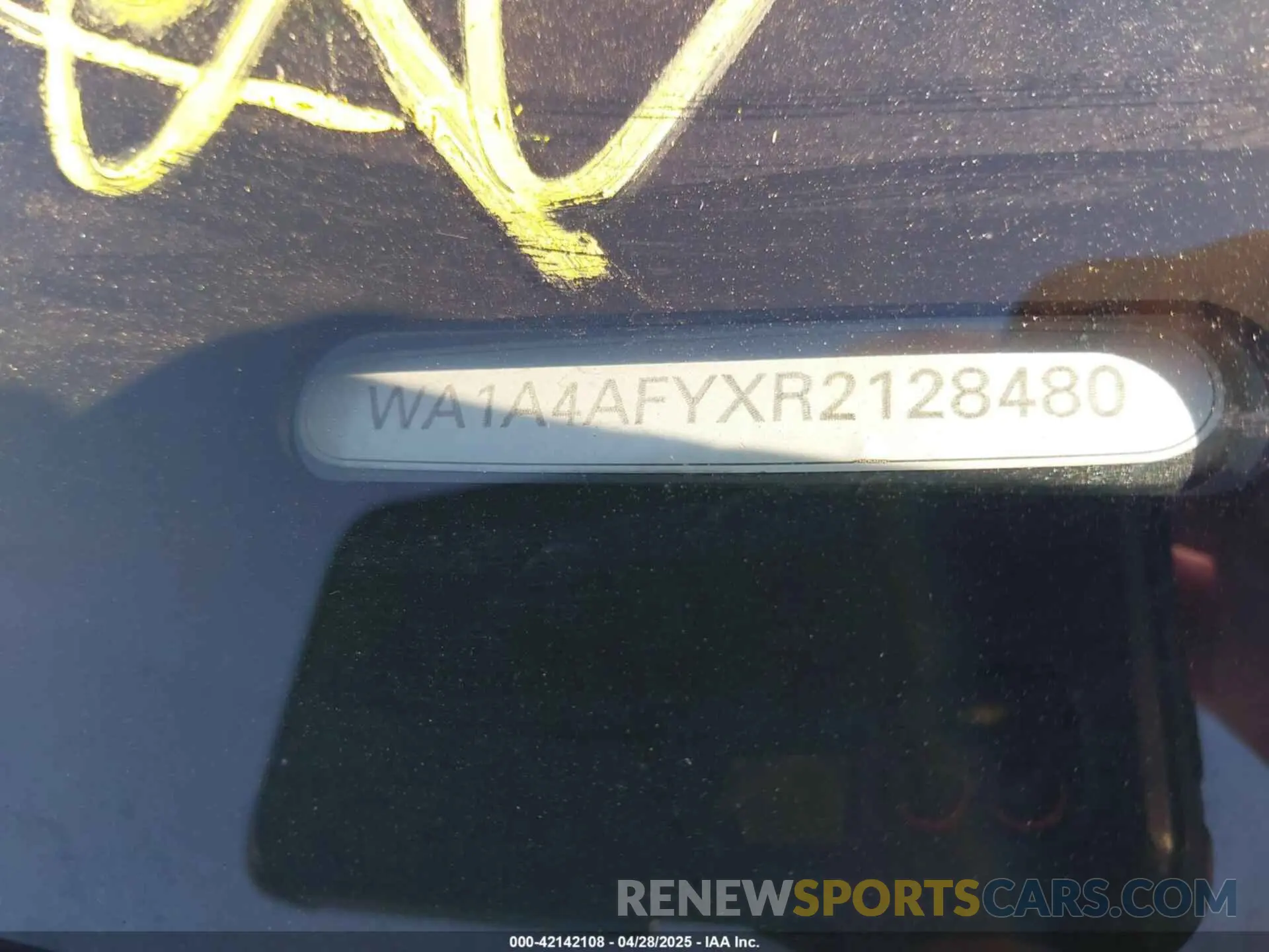 16 Photograph of a damaged car WA1A4AFYXR2128480 AUDI SQ5 2024