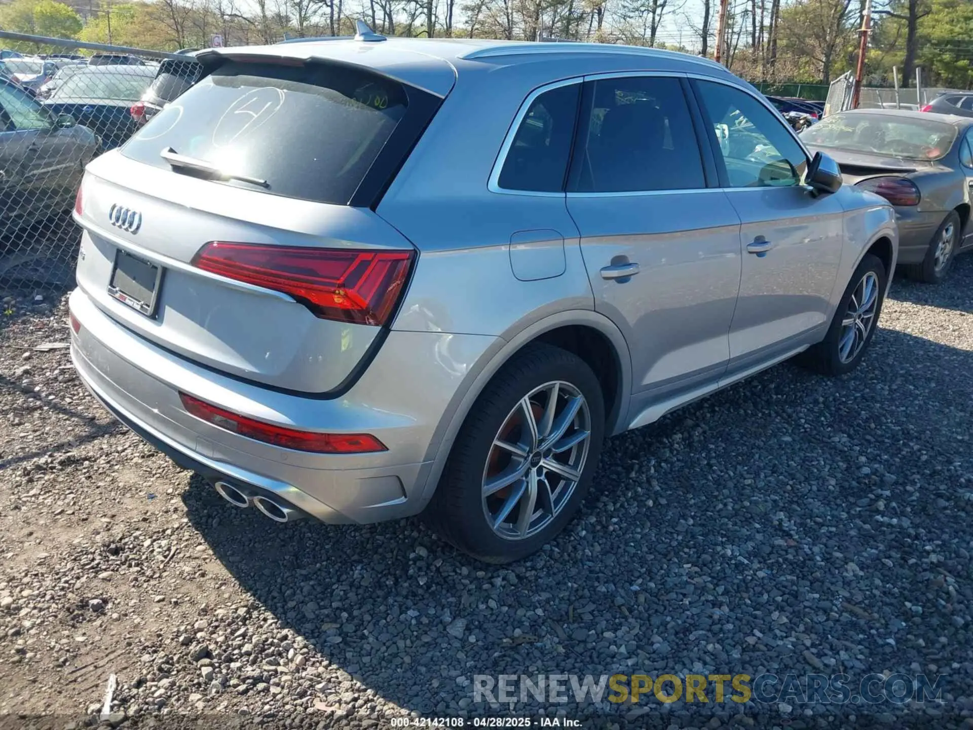 4 Photograph of a damaged car WA1A4AFYXR2128480 AUDI SQ5 2024