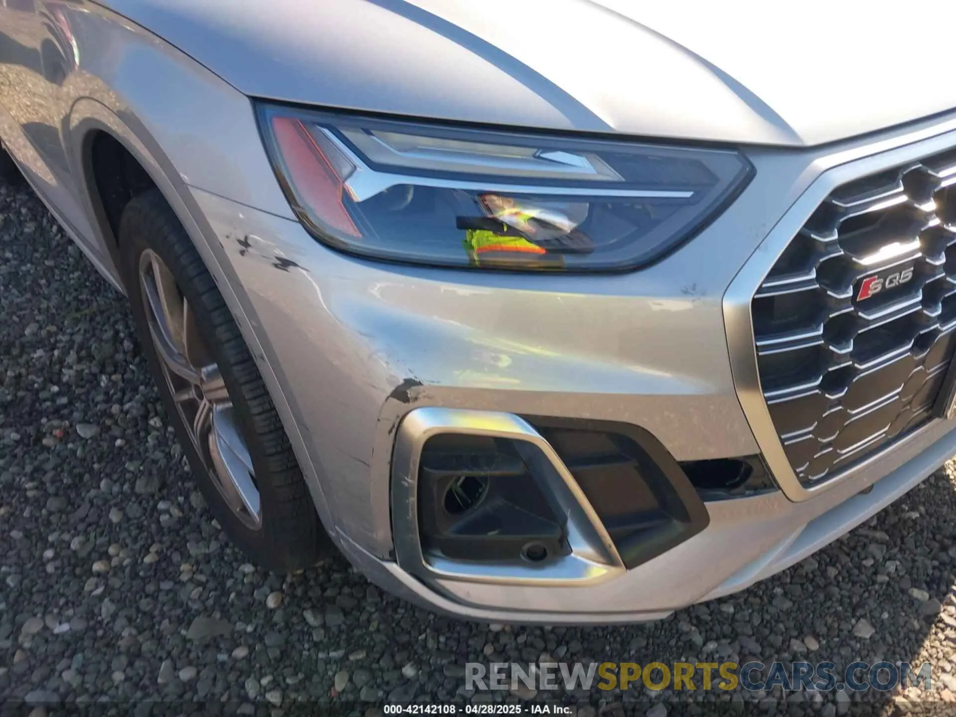 6 Photograph of a damaged car WA1A4AFYXR2128480 AUDI SQ5 2024
