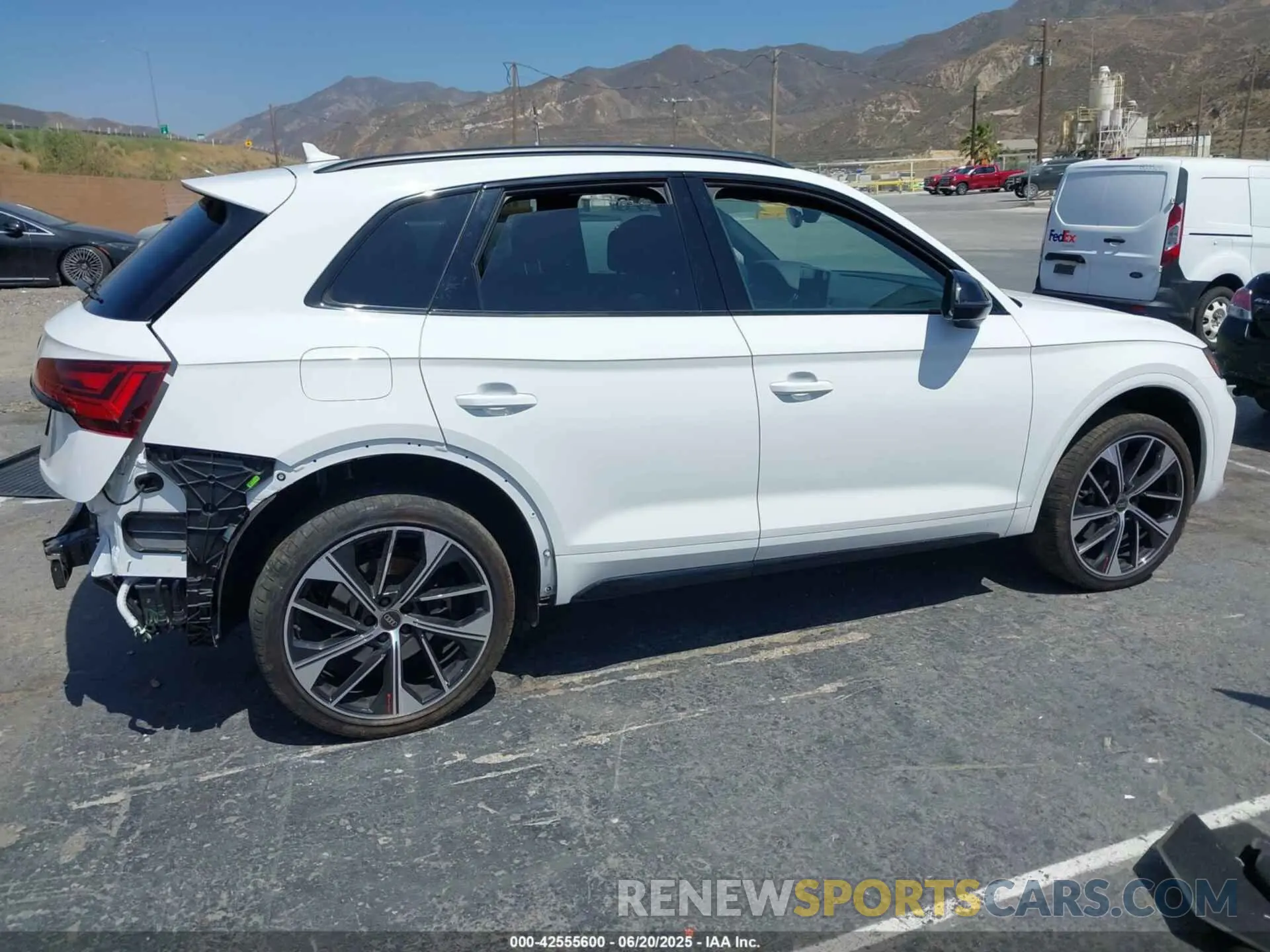 14 Photograph of a damaged car WA1B4AFY0R2036623 AUDI SQ5 2024