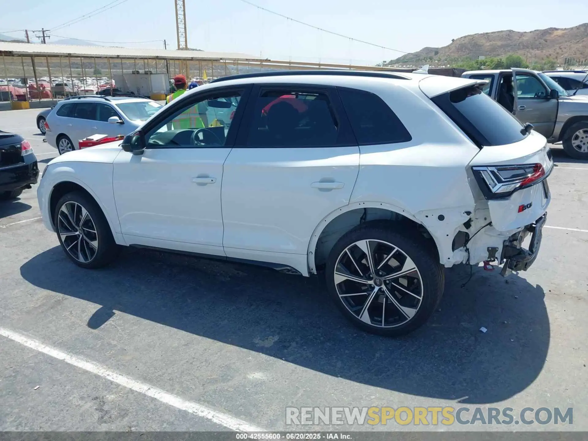 15 Photograph of a damaged car WA1B4AFY0R2036623 AUDI SQ5 2024
