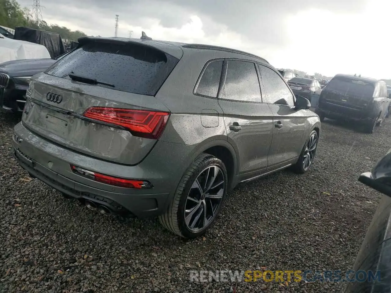 3 Photograph of a damaged car WA1B4AFY1R2048277 AUDI SQ5 2024