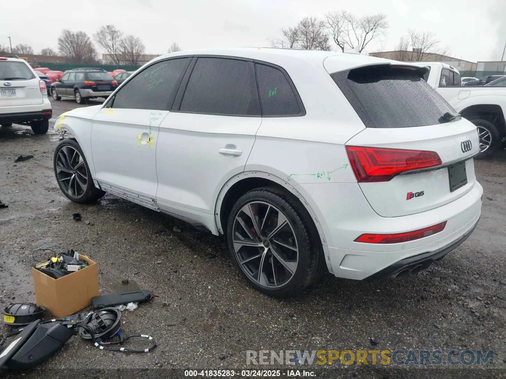 3 Photograph of a damaged car WA1B4AFY2R2016549 AUDI SQ5 2024