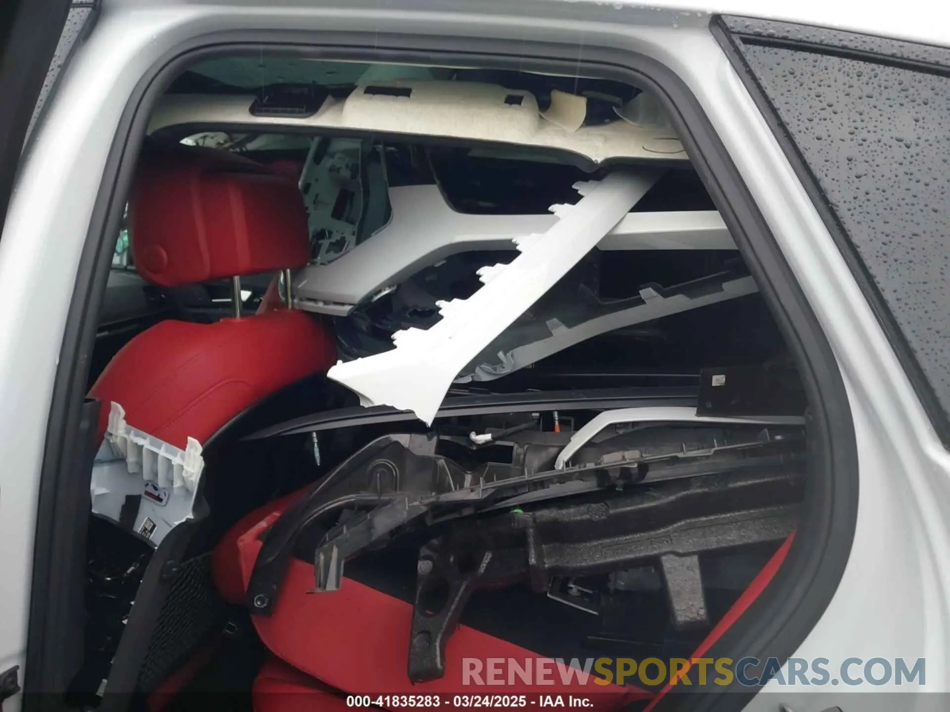 8 Photograph of a damaged car WA1B4AFY2R2016549 AUDI SQ5 2024