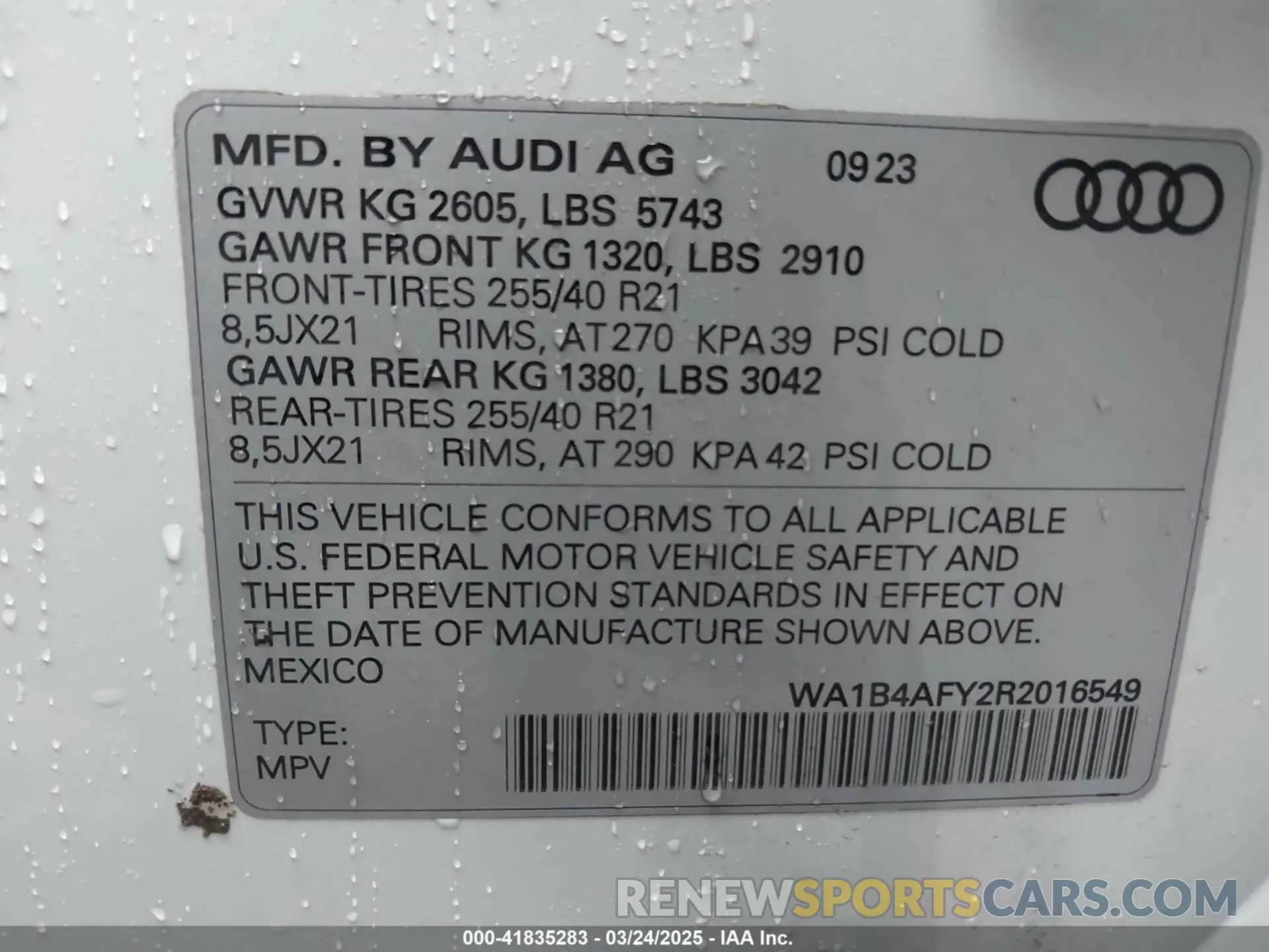 9 Photograph of a damaged car WA1B4AFY2R2016549 AUDI SQ5 2024