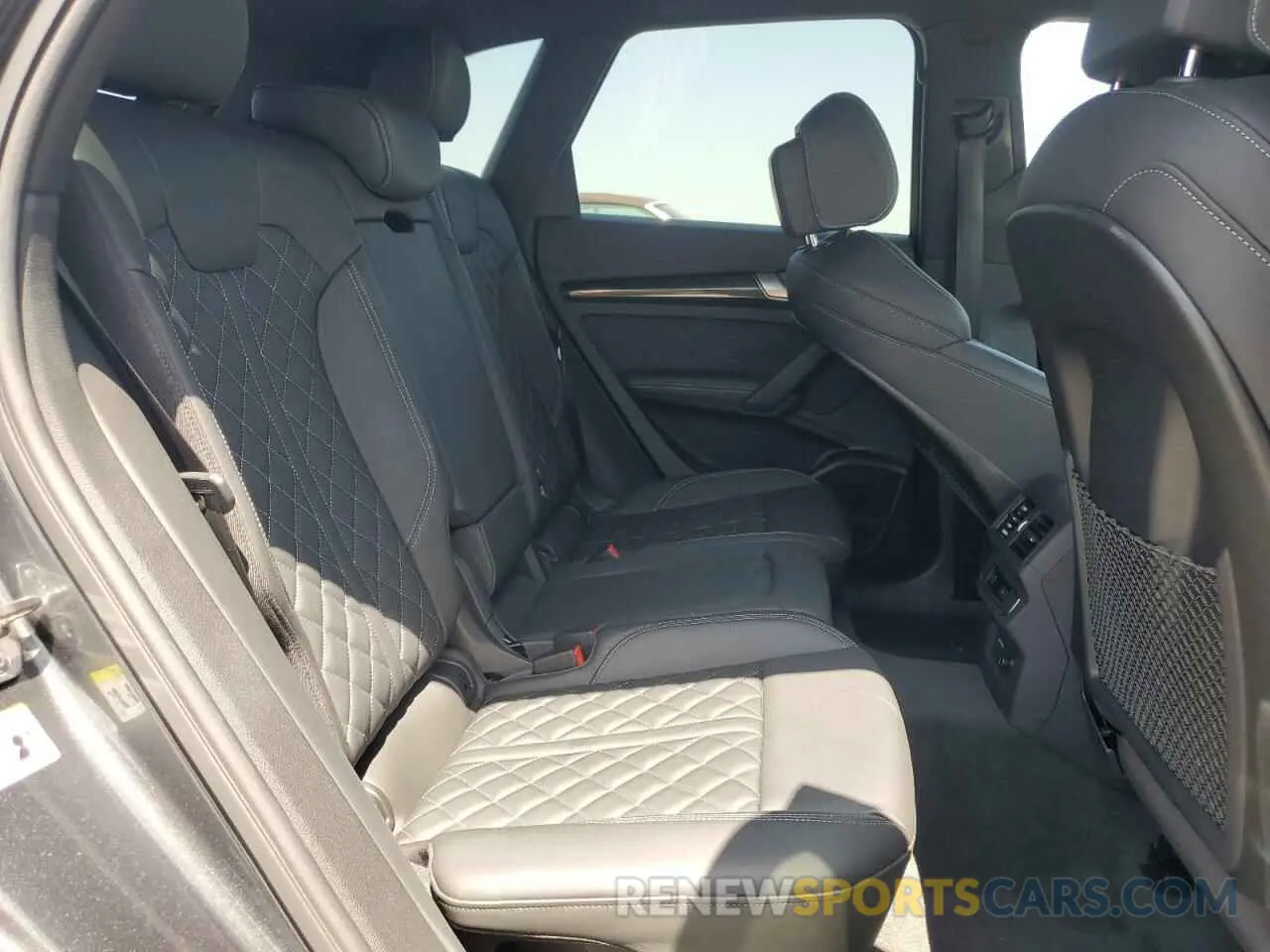 11 Photograph of a damaged car WA1B4AFY3R2057790 AUDI SQ5 2024