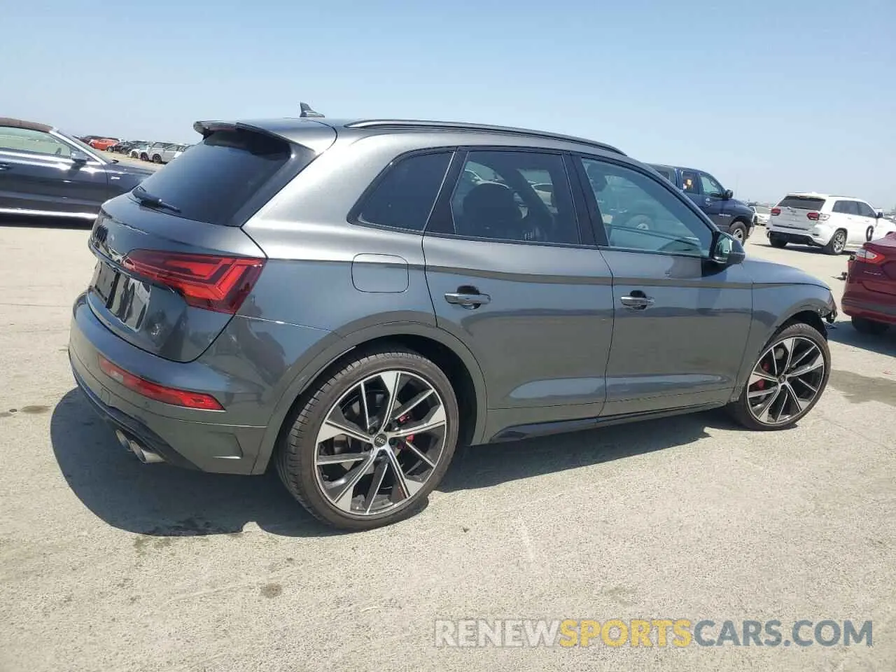 3 Photograph of a damaged car WA1B4AFY3R2057790 AUDI SQ5 2024