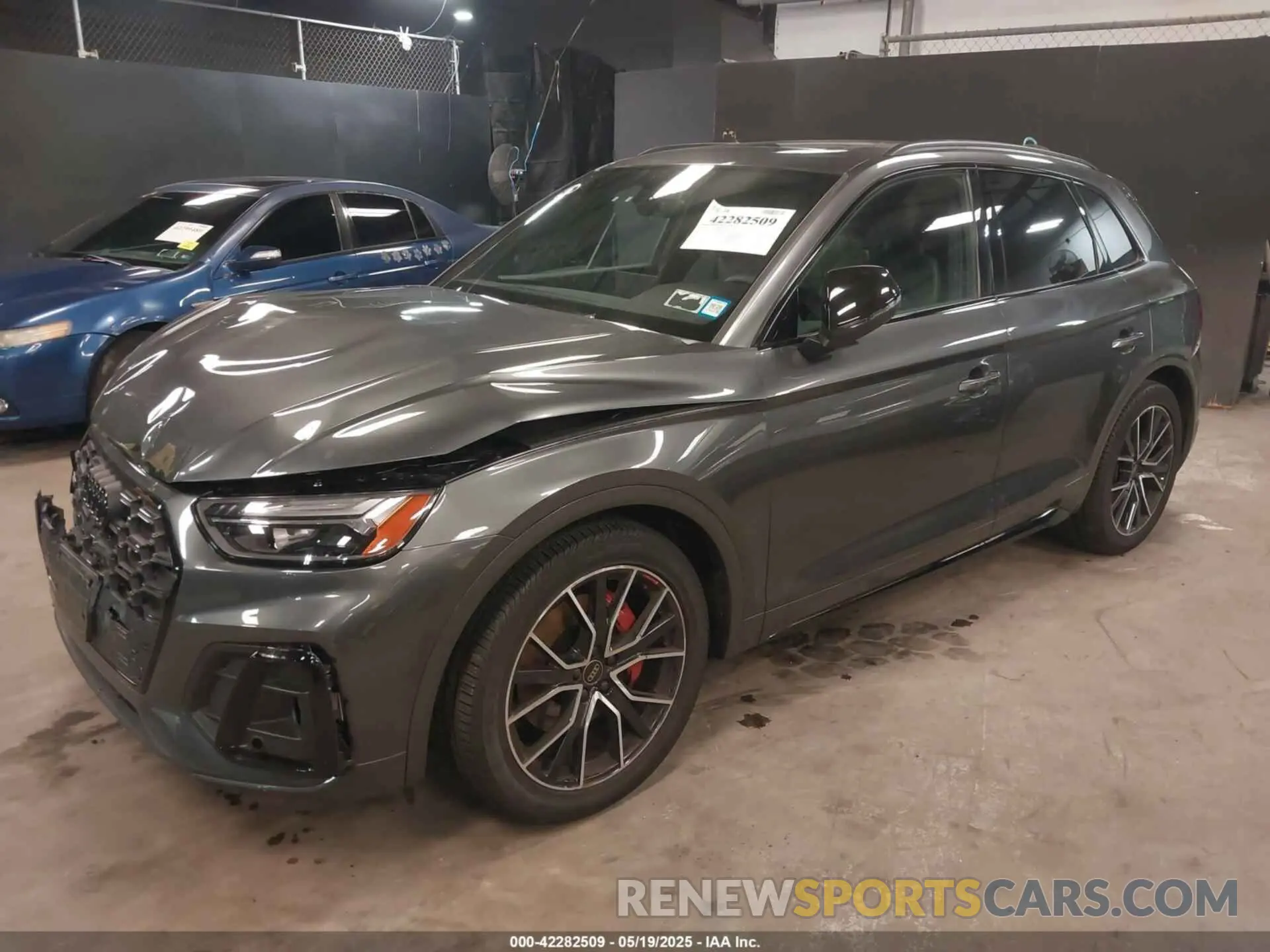 2 Photograph of a damaged car WA1B4AFY5R2014391 AUDI SQ5 2024