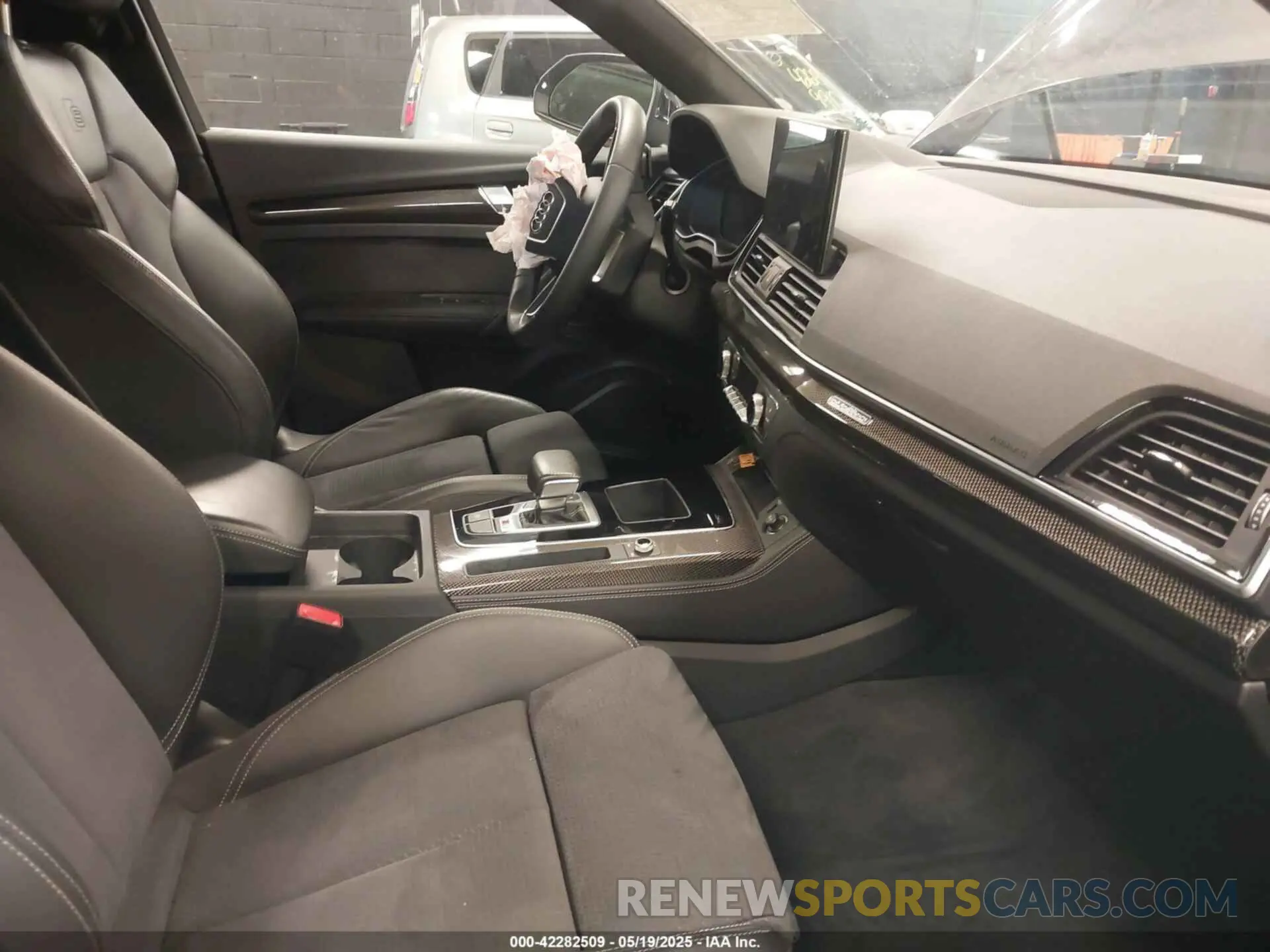 5 Photograph of a damaged car WA1B4AFY5R2014391 AUDI SQ5 2024