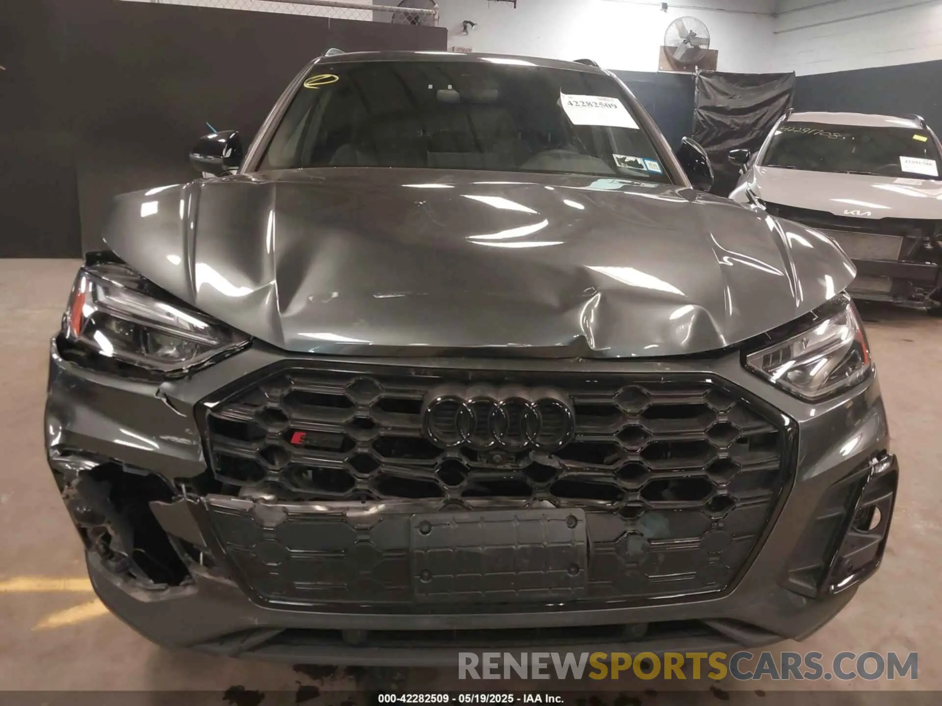 6 Photograph of a damaged car WA1B4AFY5R2014391 AUDI SQ5 2024