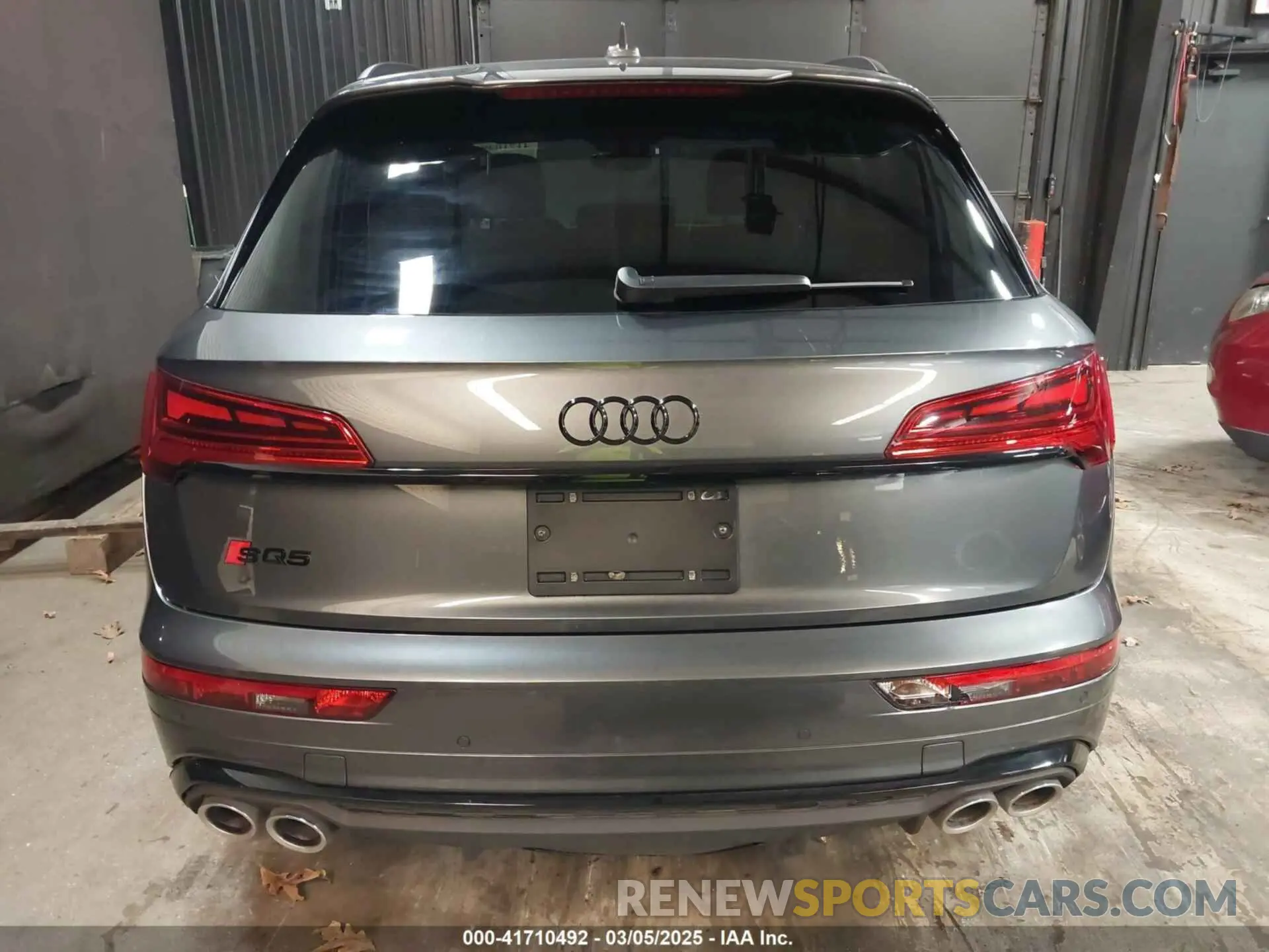 17 Photograph of a damaged car WA1B4AFY5R2063431 AUDI SQ5 2024