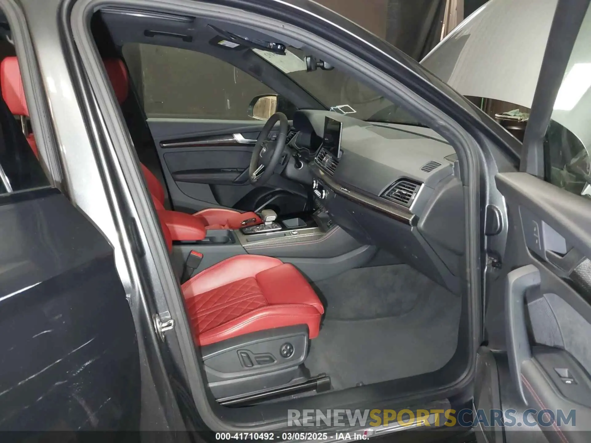 5 Photograph of a damaged car WA1B4AFY5R2063431 AUDI SQ5 2024