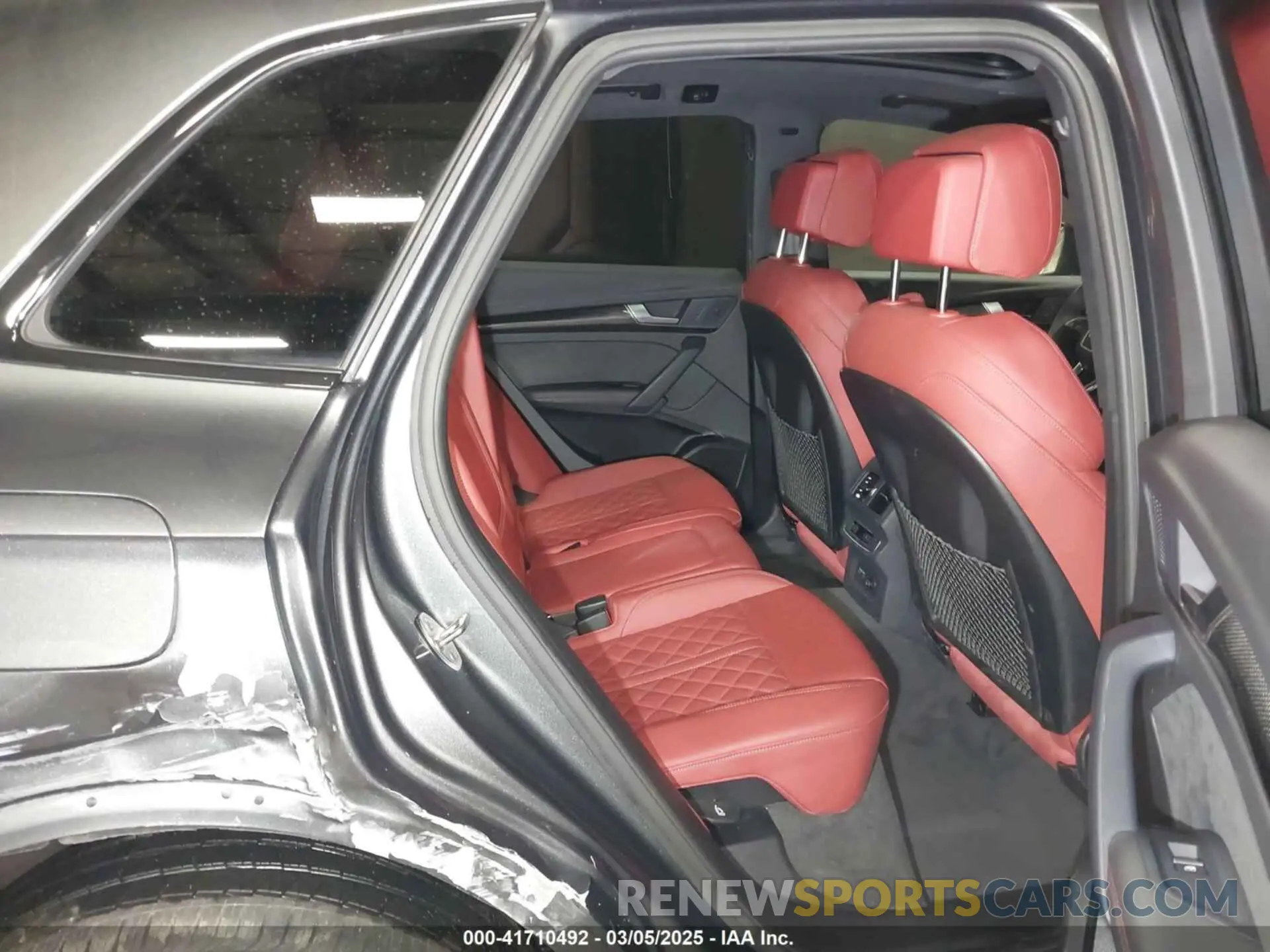 8 Photograph of a damaged car WA1B4AFY5R2063431 AUDI SQ5 2024