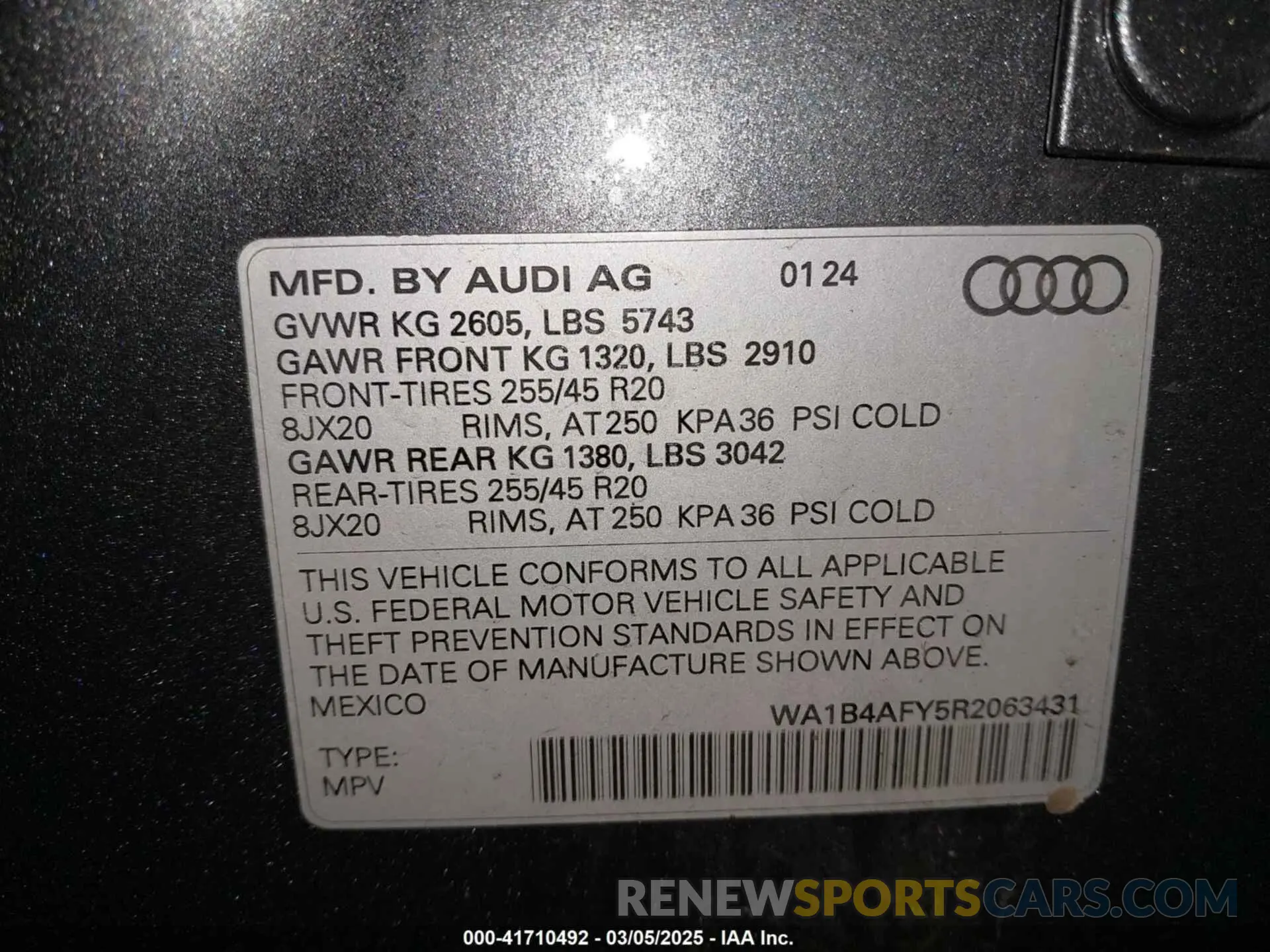 9 Photograph of a damaged car WA1B4AFY5R2063431 AUDI SQ5 2024