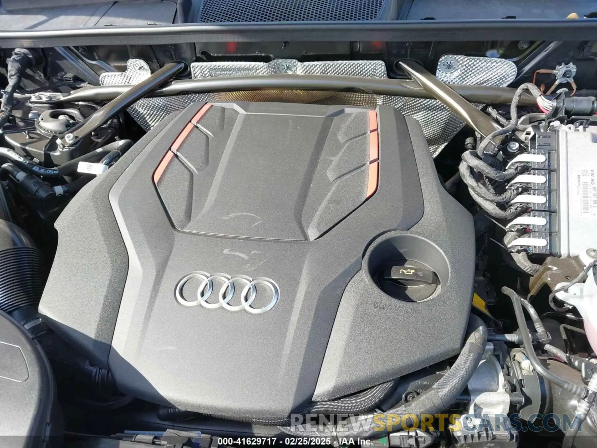 10 Photograph of a damaged car WA1B4AFY6R2050929 AUDI SQ5 2024