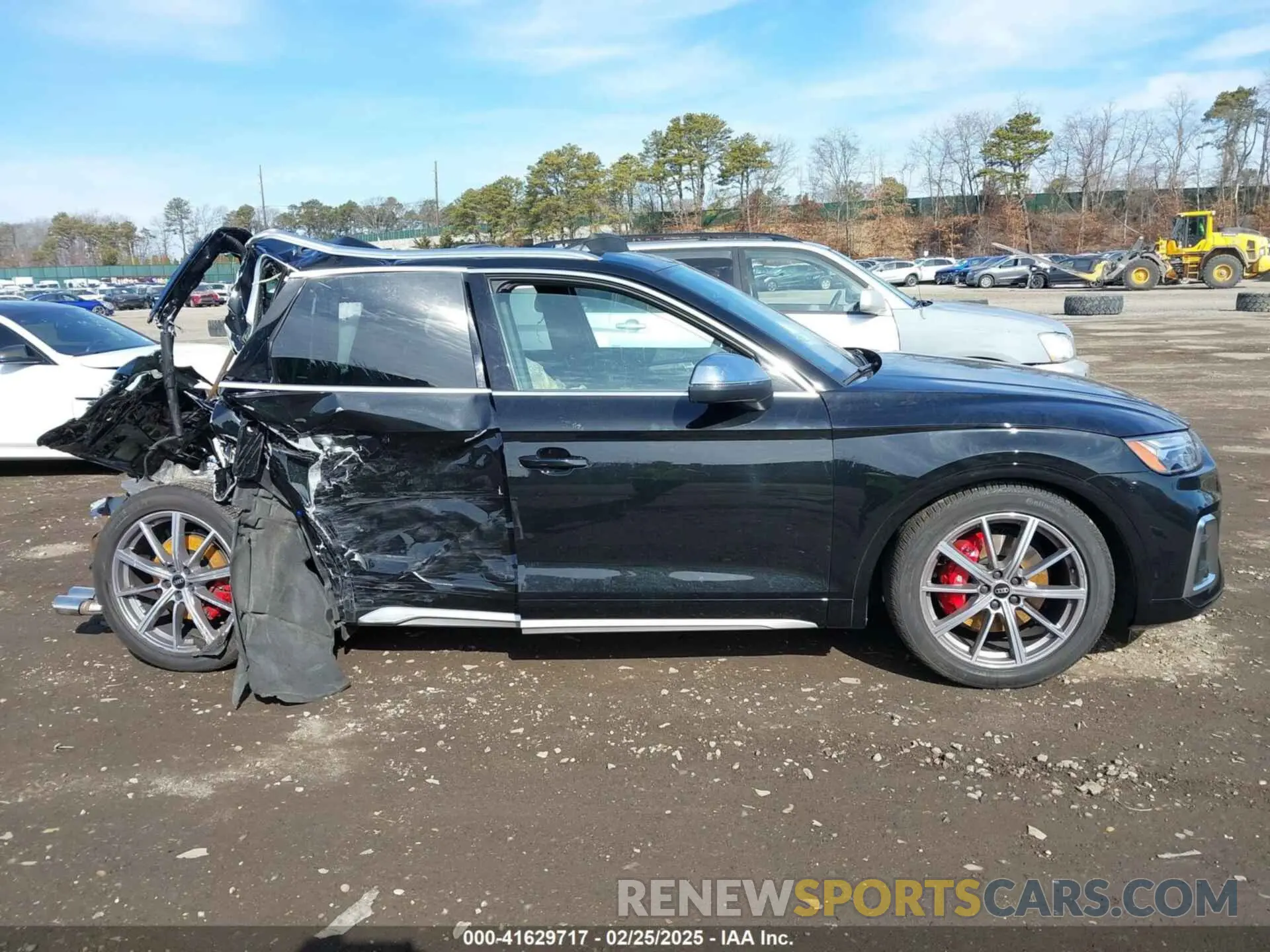 13 Photograph of a damaged car WA1B4AFY6R2050929 AUDI SQ5 2024