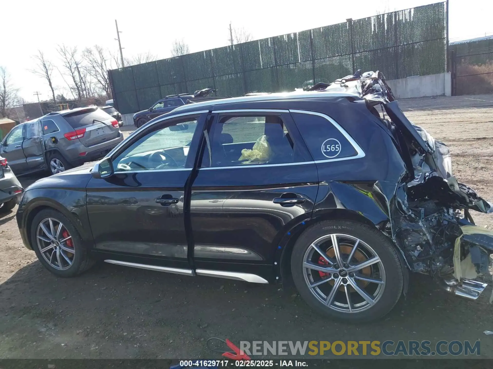 14 Photograph of a damaged car WA1B4AFY6R2050929 AUDI SQ5 2024