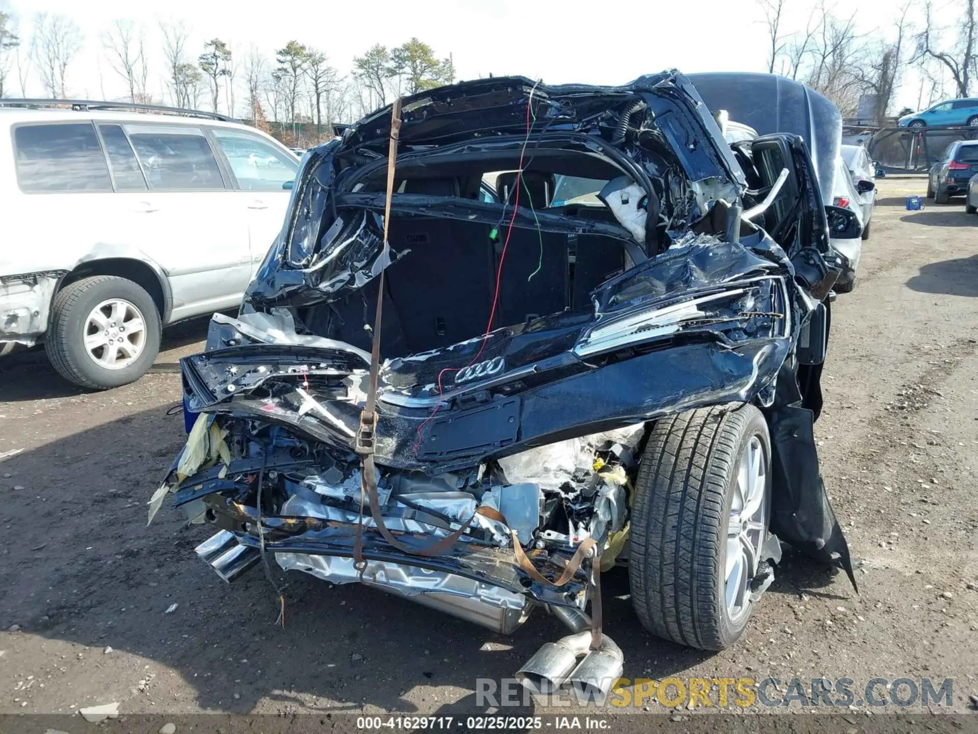 6 Photograph of a damaged car WA1B4AFY6R2050929 AUDI SQ5 2024