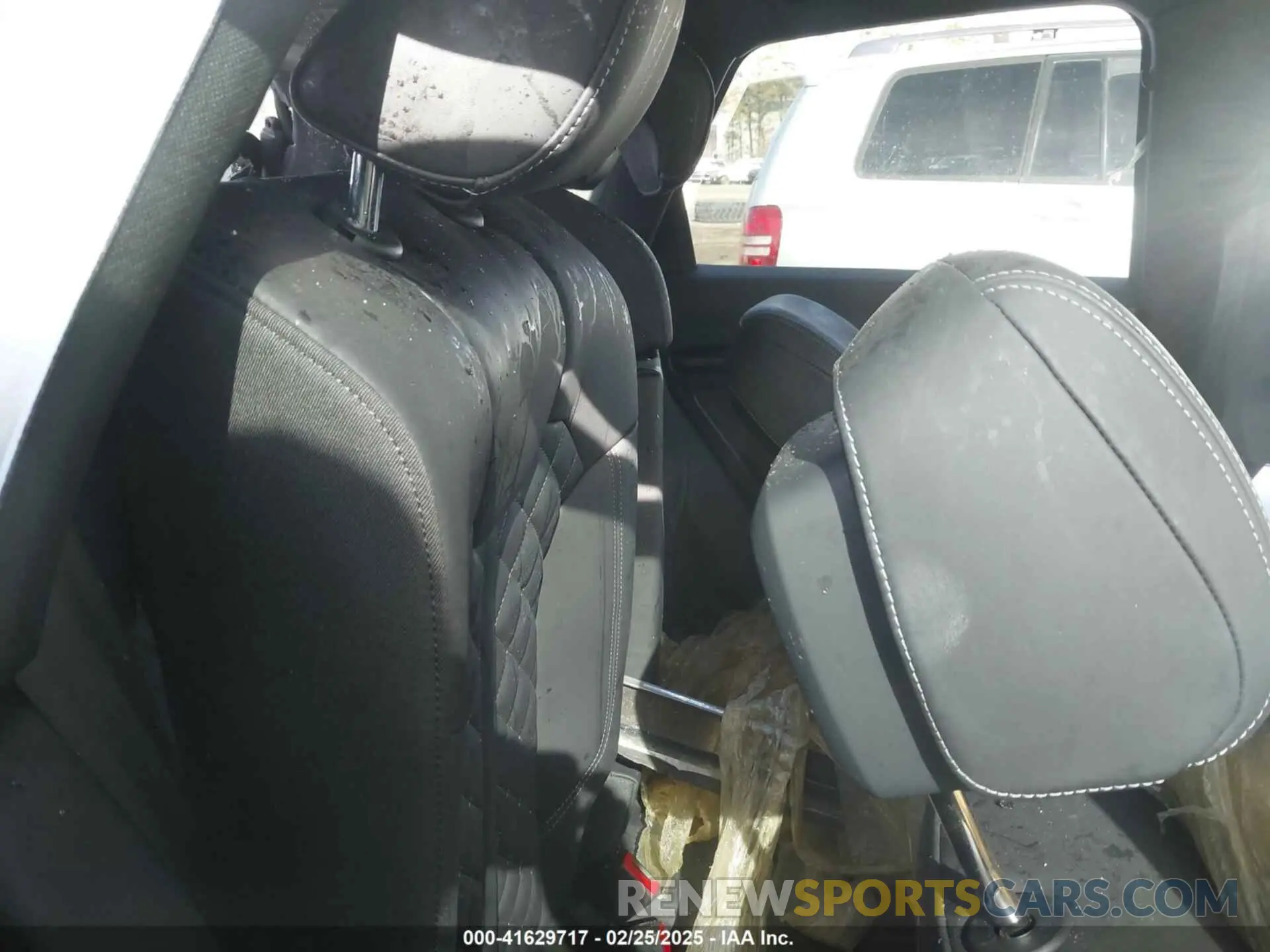 8 Photograph of a damaged car WA1B4AFY6R2050929 AUDI SQ5 2024