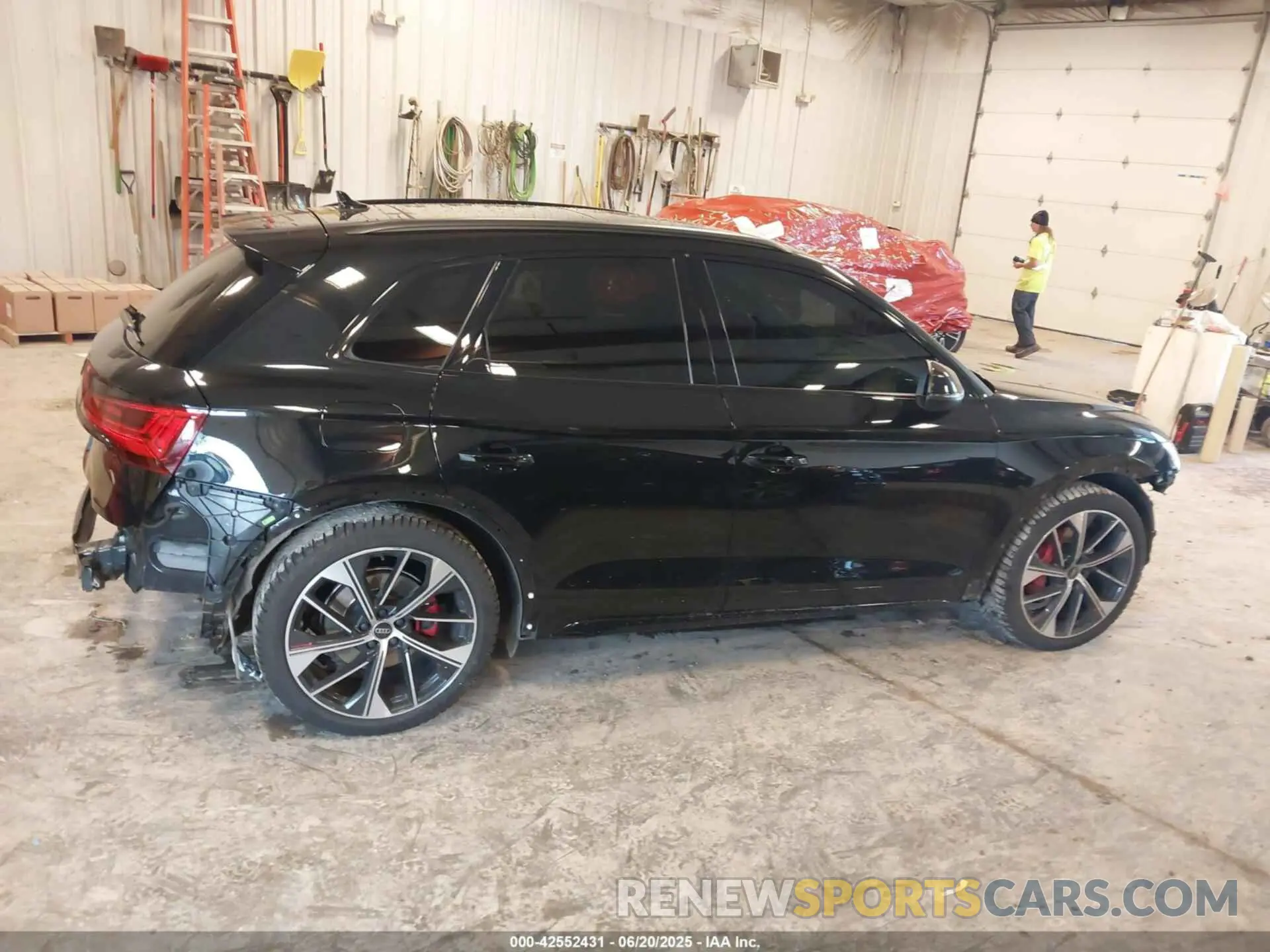 14 Photograph of a damaged car WA1C4BFY9R2050532 AUDI SQ5 2024