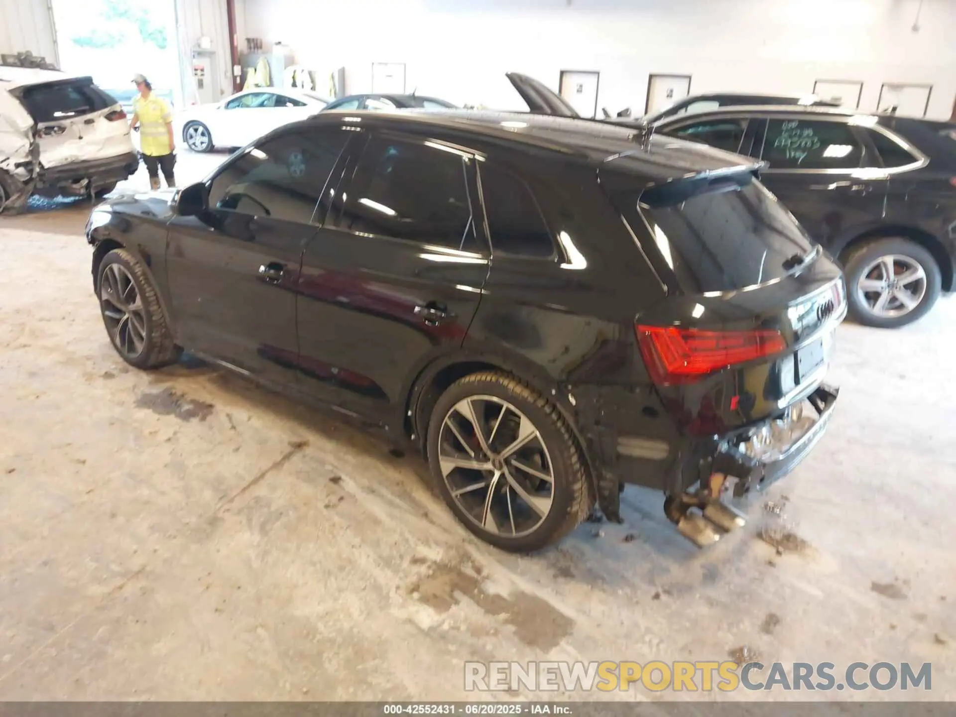 3 Photograph of a damaged car WA1C4BFY9R2050532 AUDI SQ5 2024