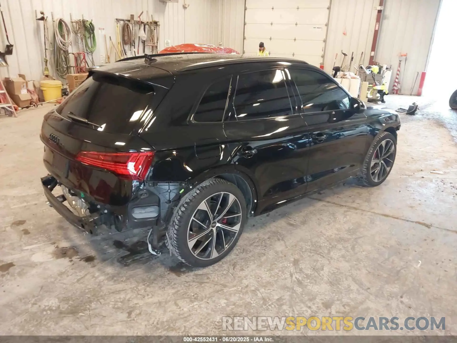 4 Photograph of a damaged car WA1C4BFY9R2050532 AUDI SQ5 2024