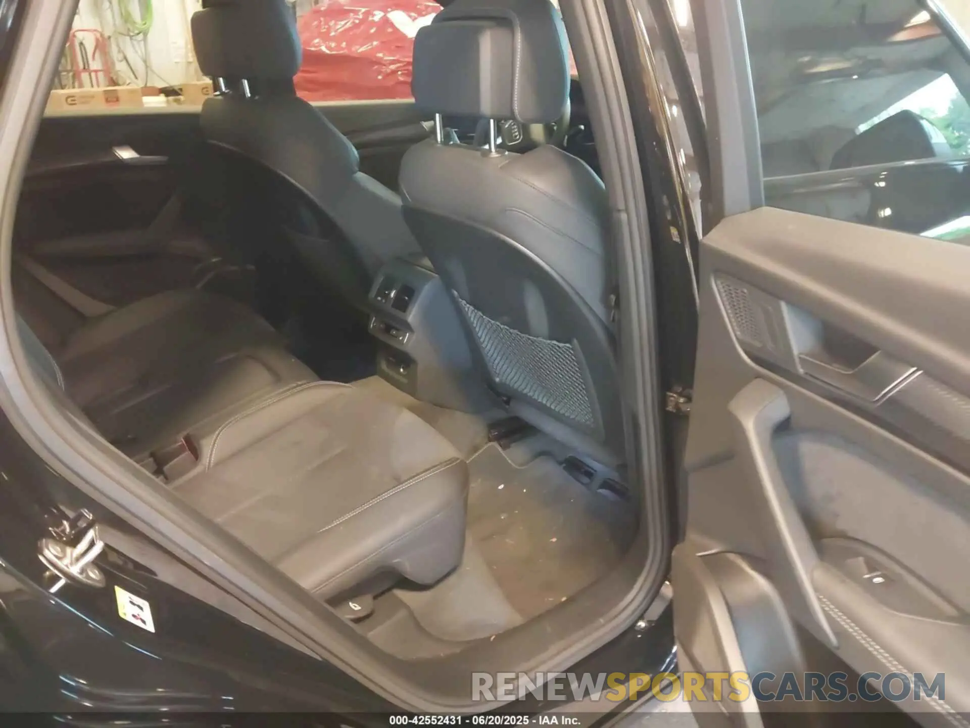 8 Photograph of a damaged car WA1C4BFY9R2050532 AUDI SQ5 2024