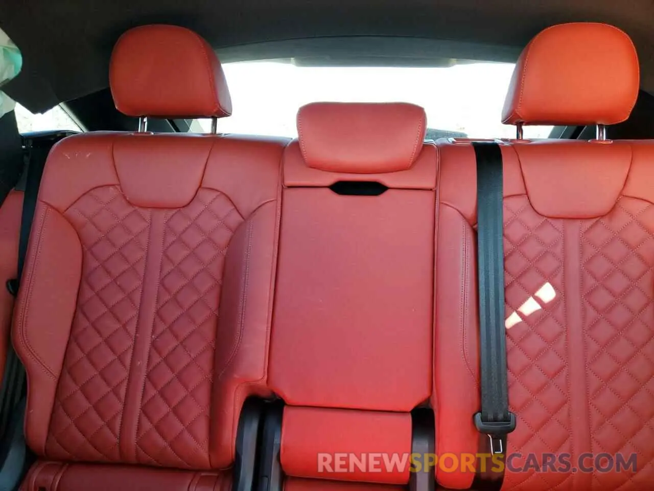 10 Photograph of a damaged car WA134AFY3N2088567 AUDI SQ5 SPORTB 2022