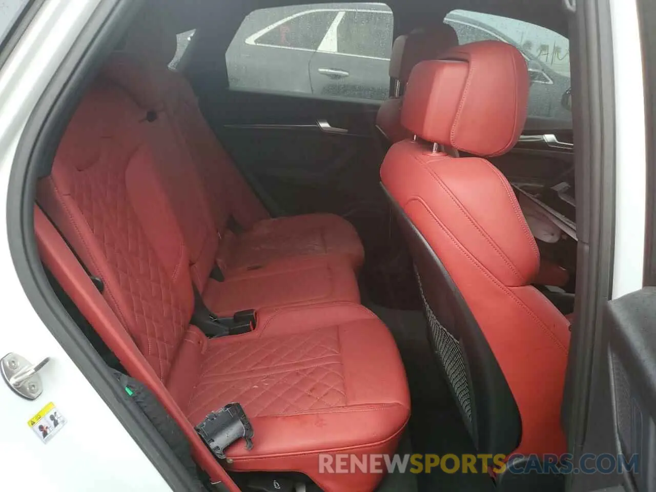 10 Photograph of a damaged car WA124AFY8R2021674 AUDI SQ5 SPORTB 2024