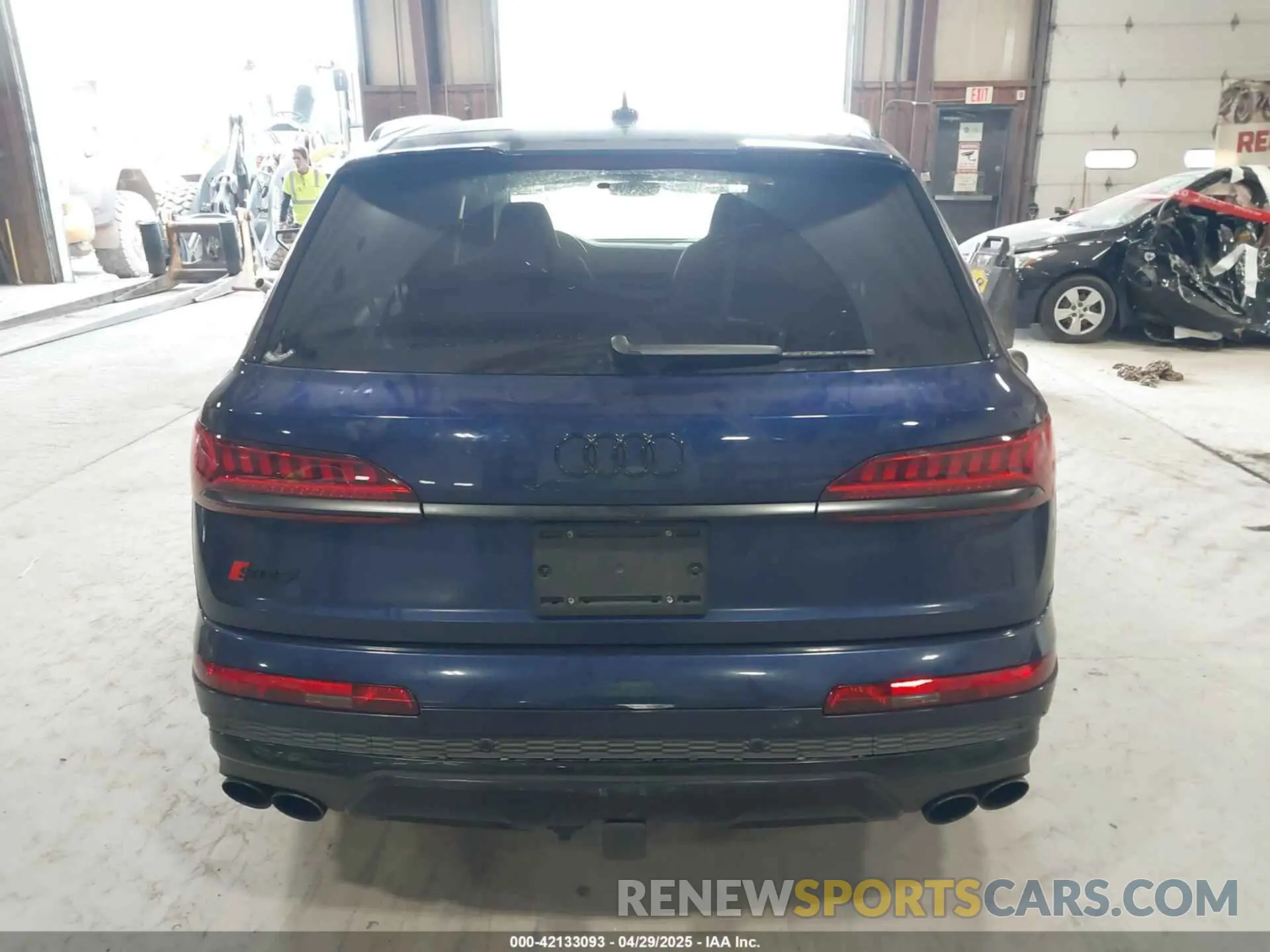16 Photograph of a damaged car WA1VWAF73LD013508 AUDI SQ7 2020