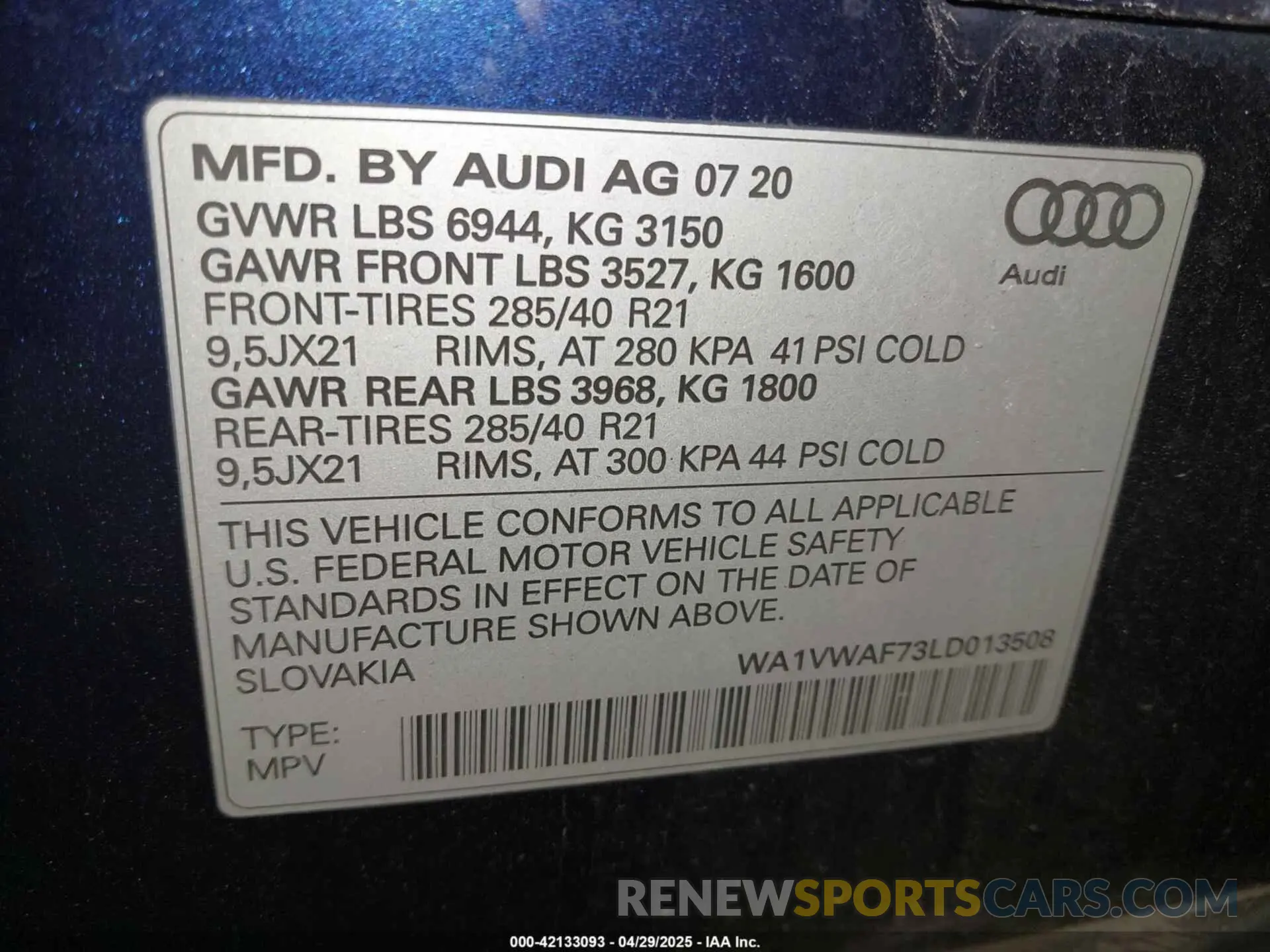 9 Photograph of a damaged car WA1VWAF73LD013508 AUDI SQ7 2020