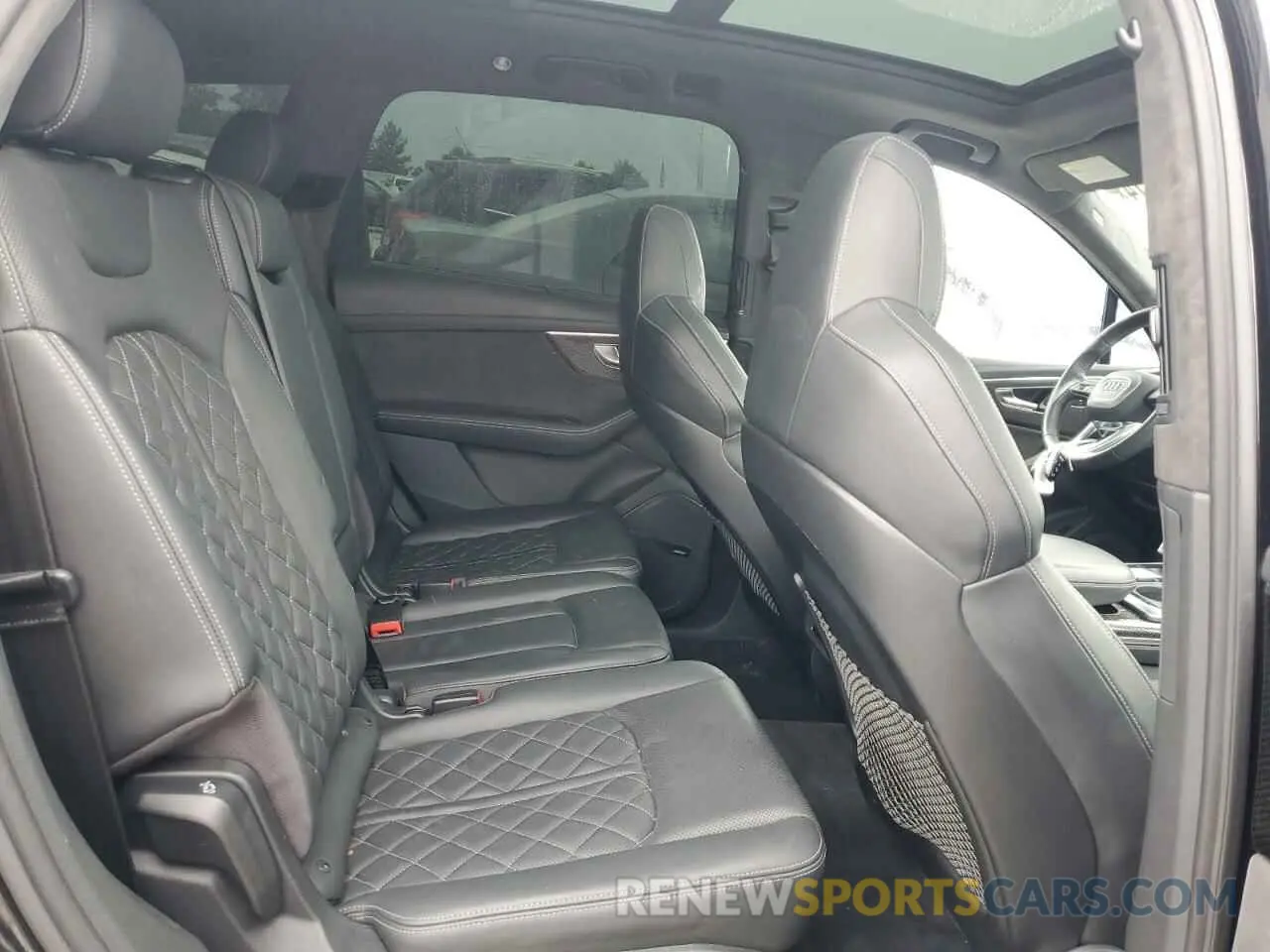 11 Photograph of a damaged car WA1VWAF74LD012965 AUDI SQ7 2020