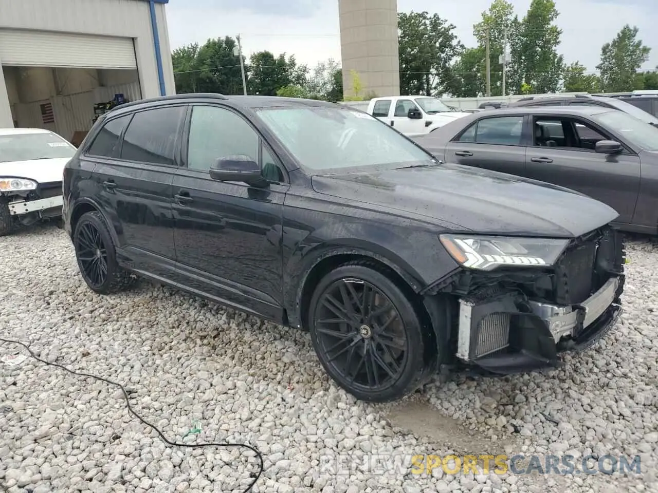 4 Photograph of a damaged car WA1VWAF74LD012965 AUDI SQ7 2020
