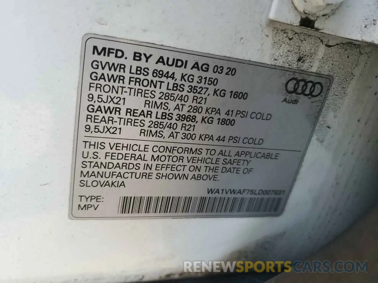 13 Photograph of a damaged car WA1VWAF75LD007631 AUDI SQ7 2020