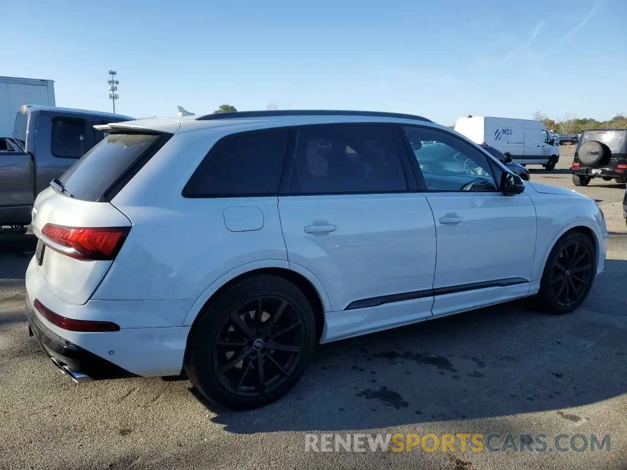 3 Photograph of a damaged car WA1VWAF75LD007631 AUDI SQ7 2020