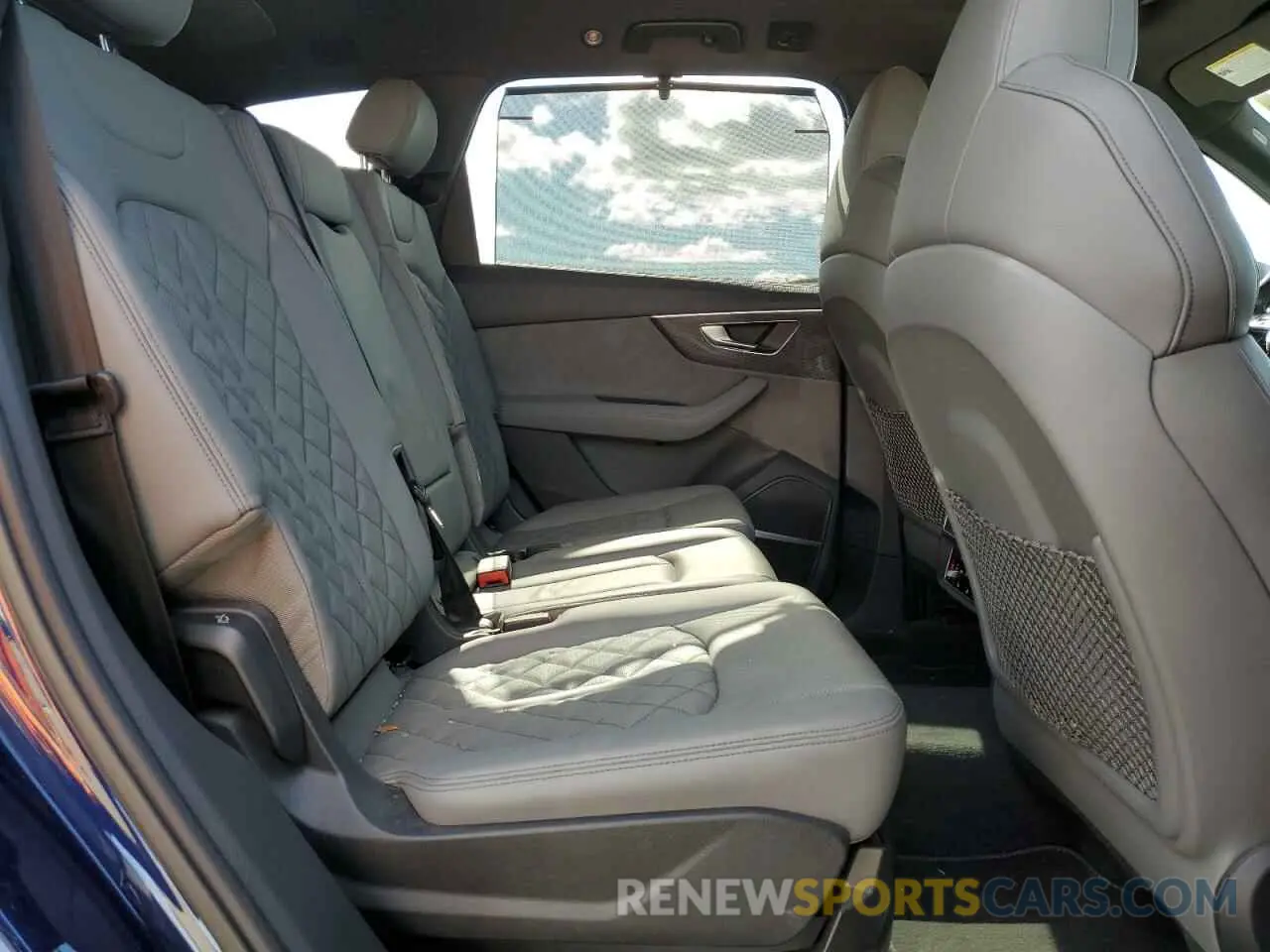 11 Photograph of a damaged car WA1AWBF73MD034266 AUDI SQ7 2021
